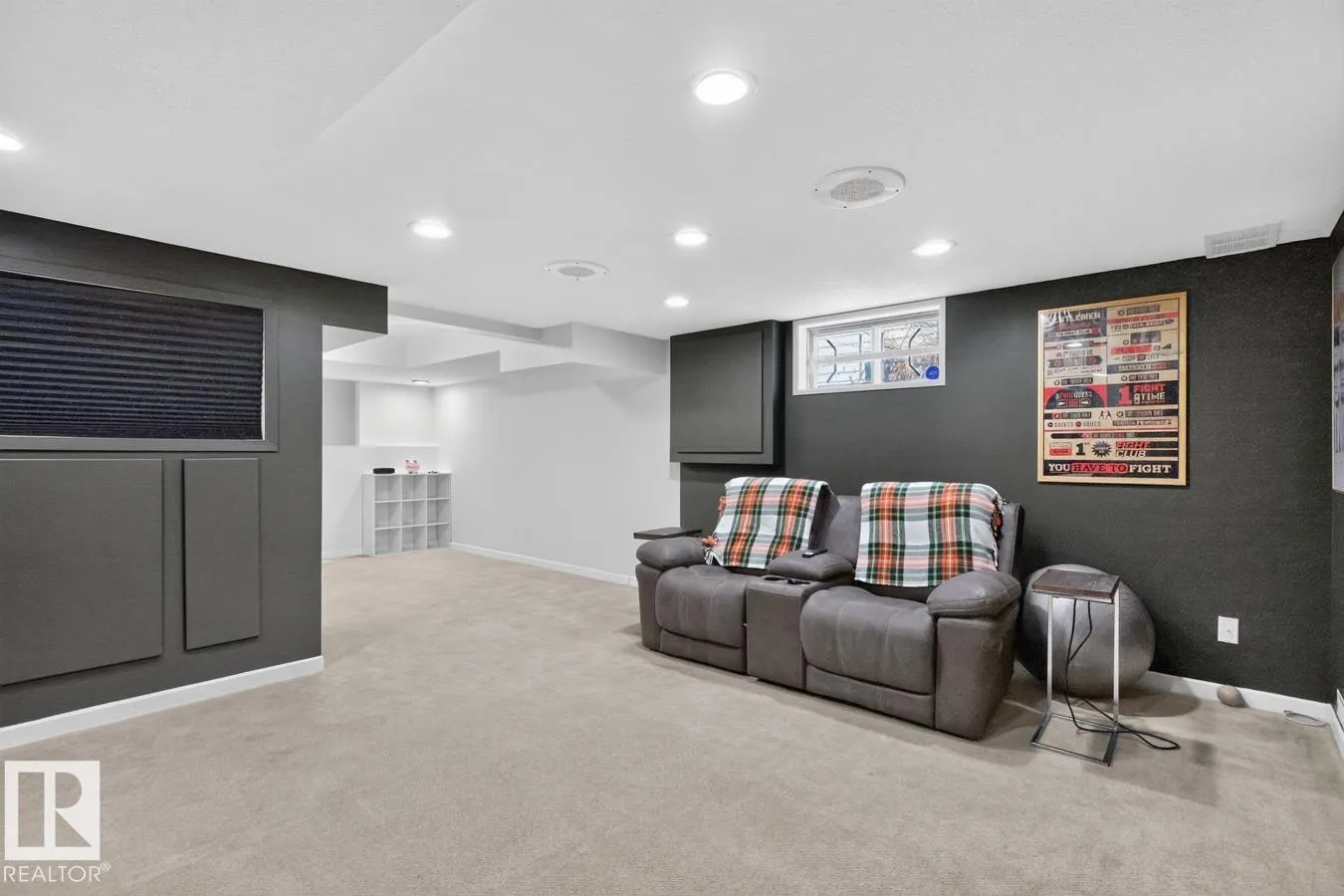 9 DURAND Place