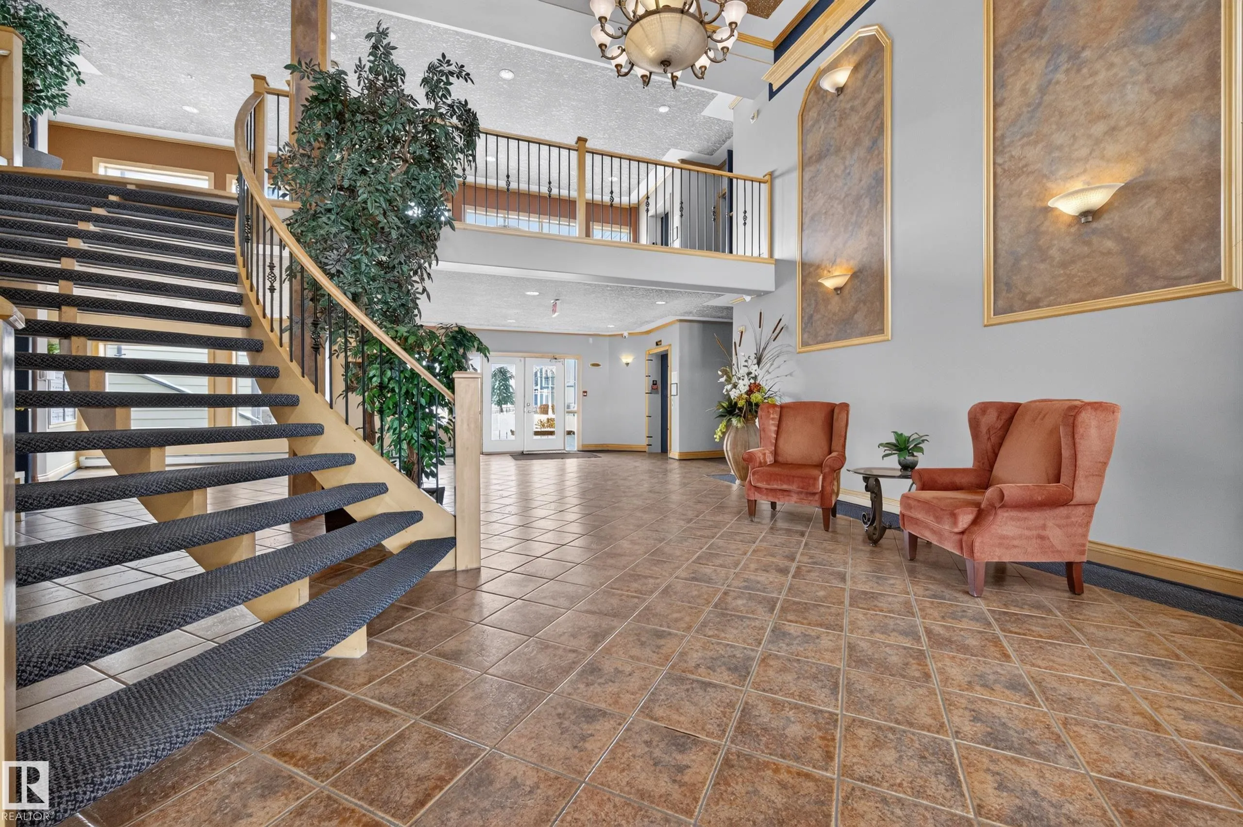 100 FOXHAVEN Drive