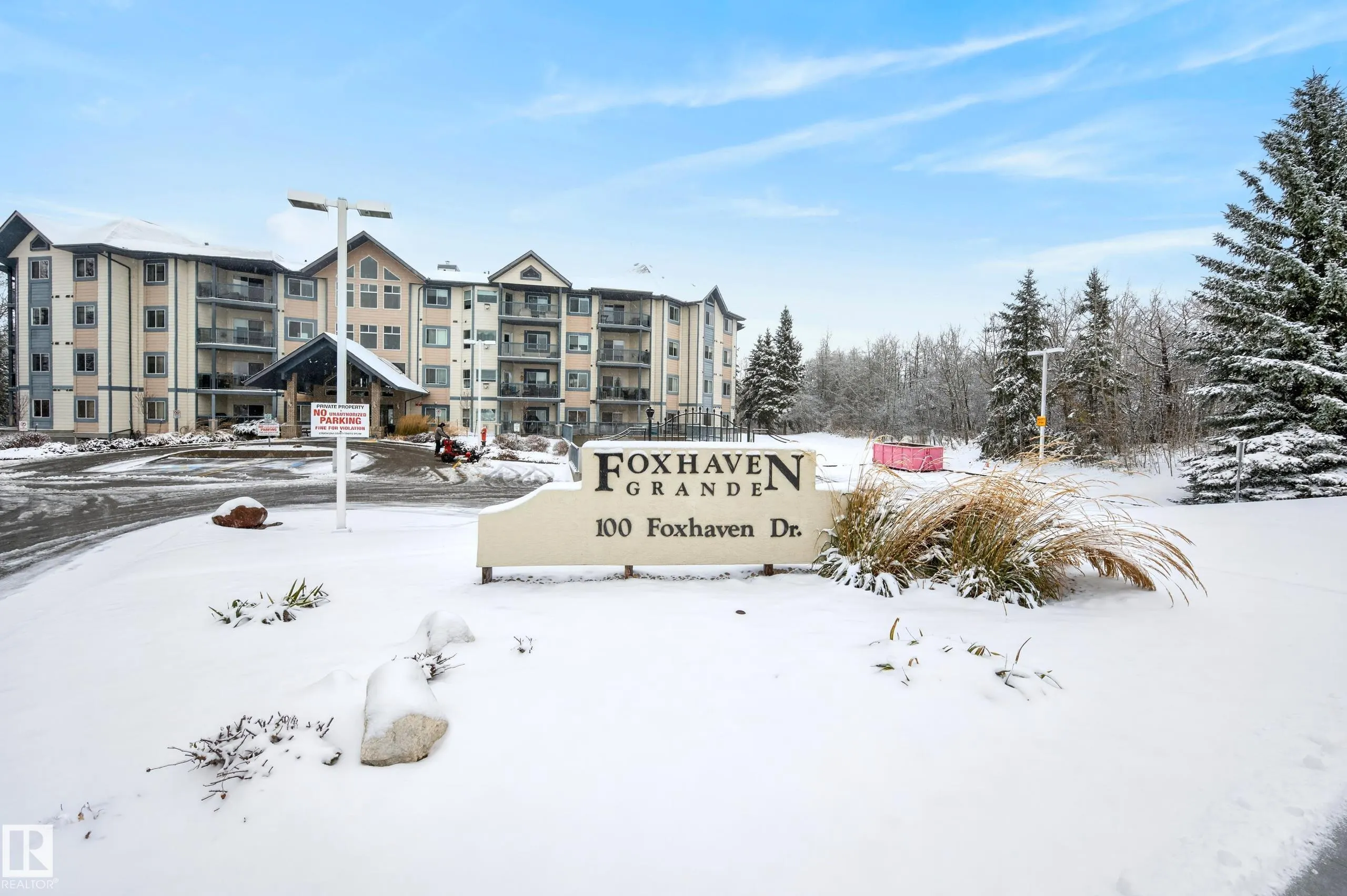 100 FOXHAVEN Drive