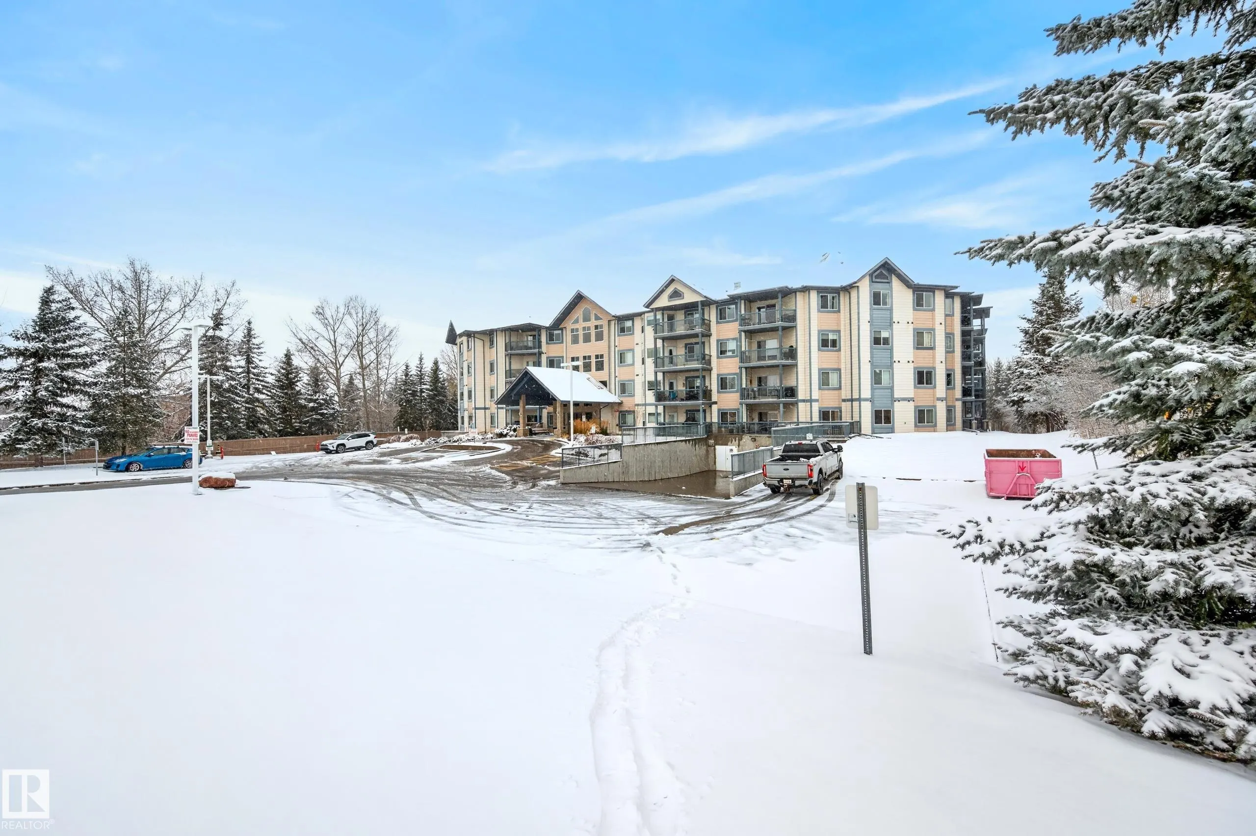 100 FOXHAVEN Drive