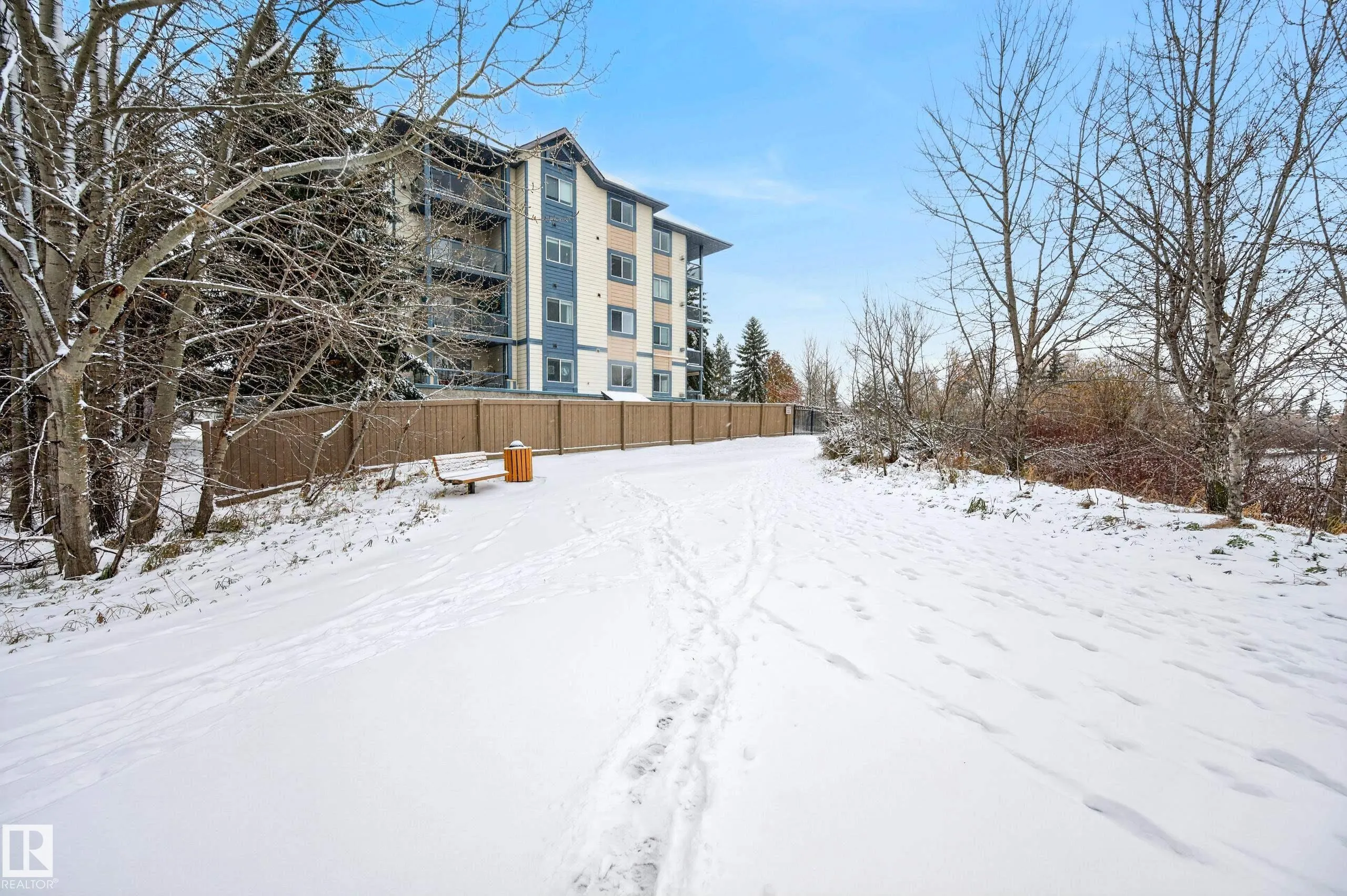 100 FOXHAVEN Drive