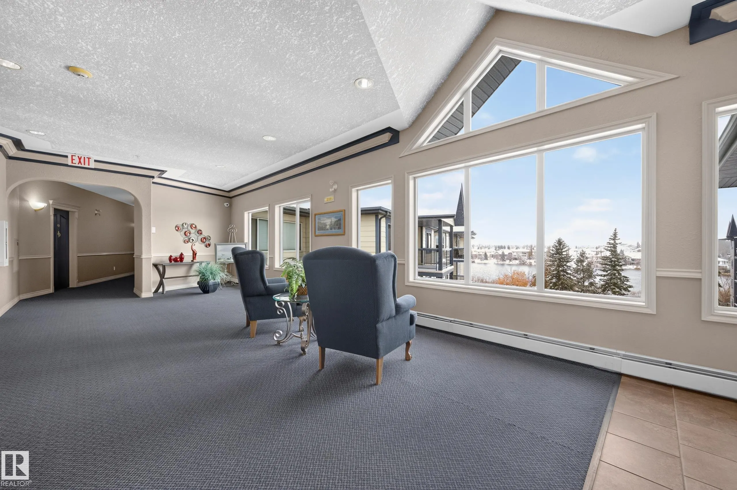 100 FOXHAVEN Drive