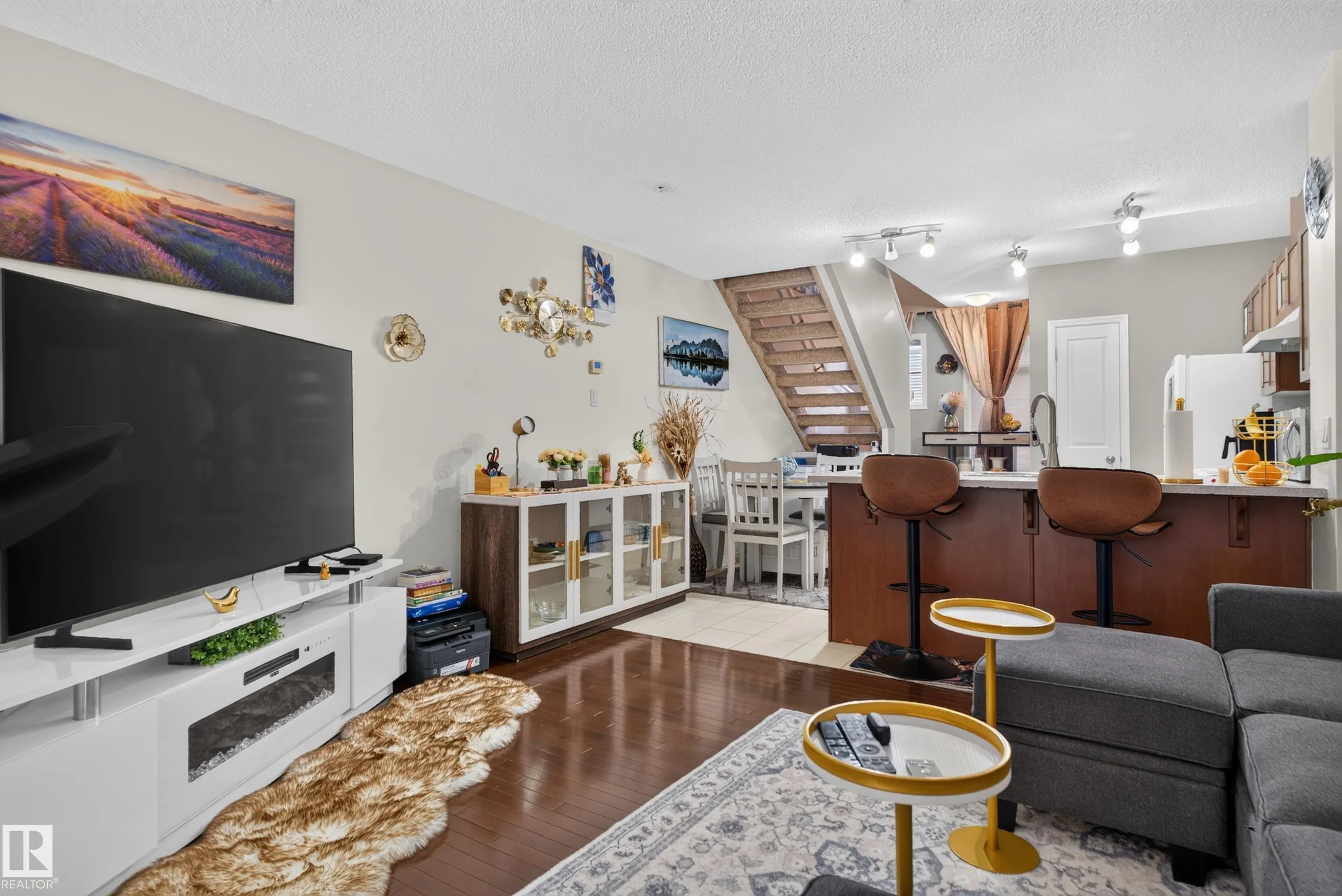 465 HEMINGWAY Road