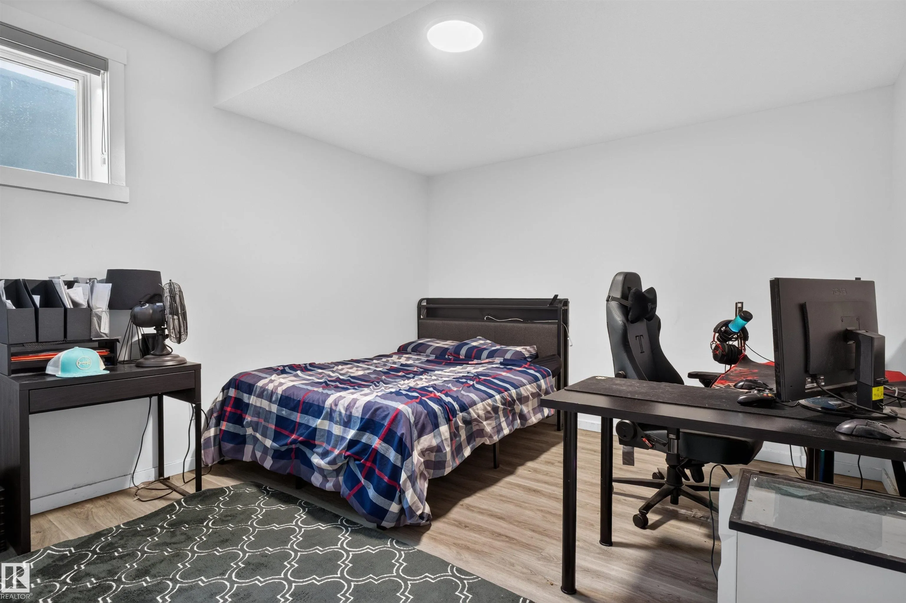 1219 PODERSKY Wynd
