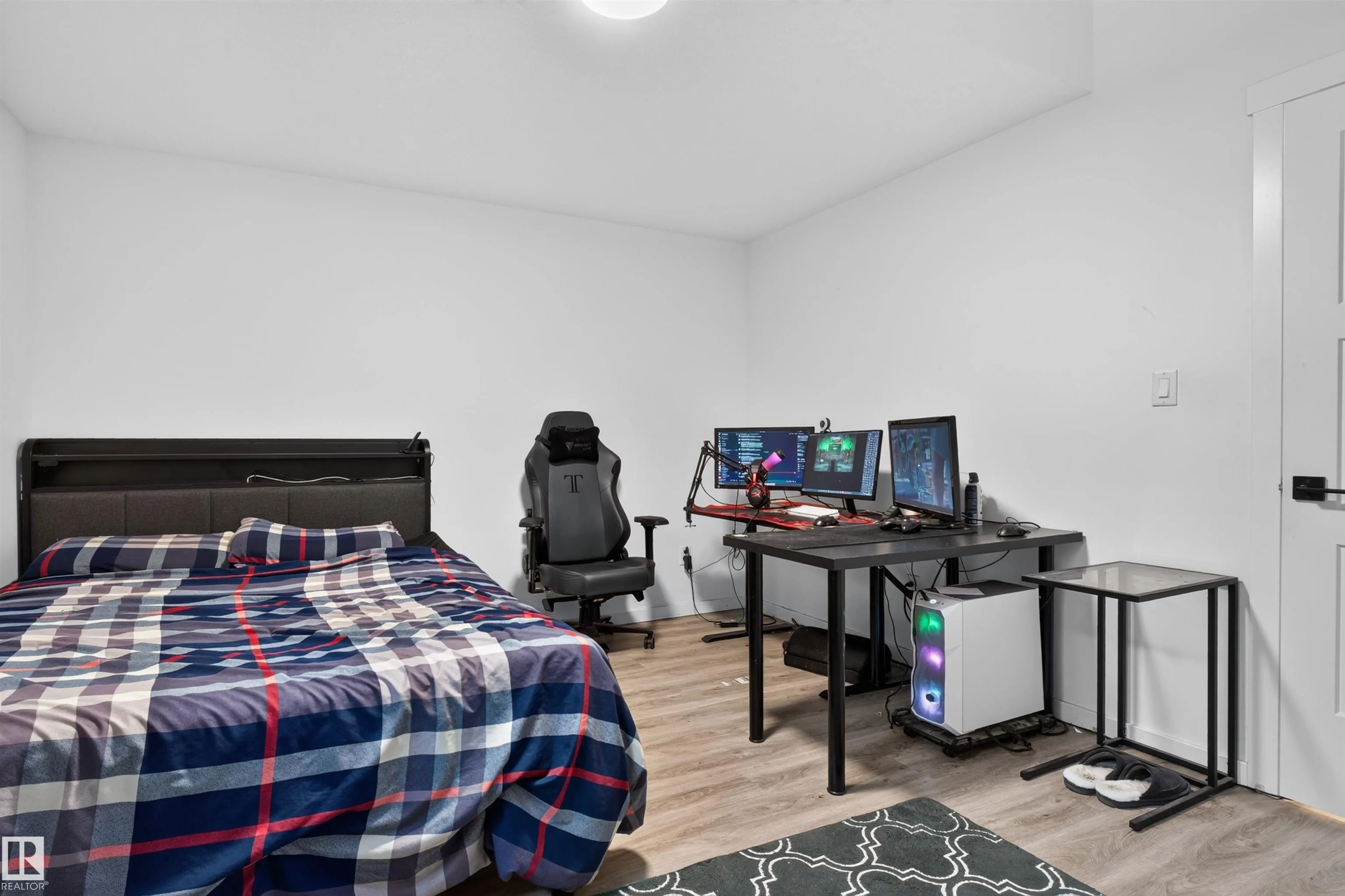 1219 PODERSKY Wynd