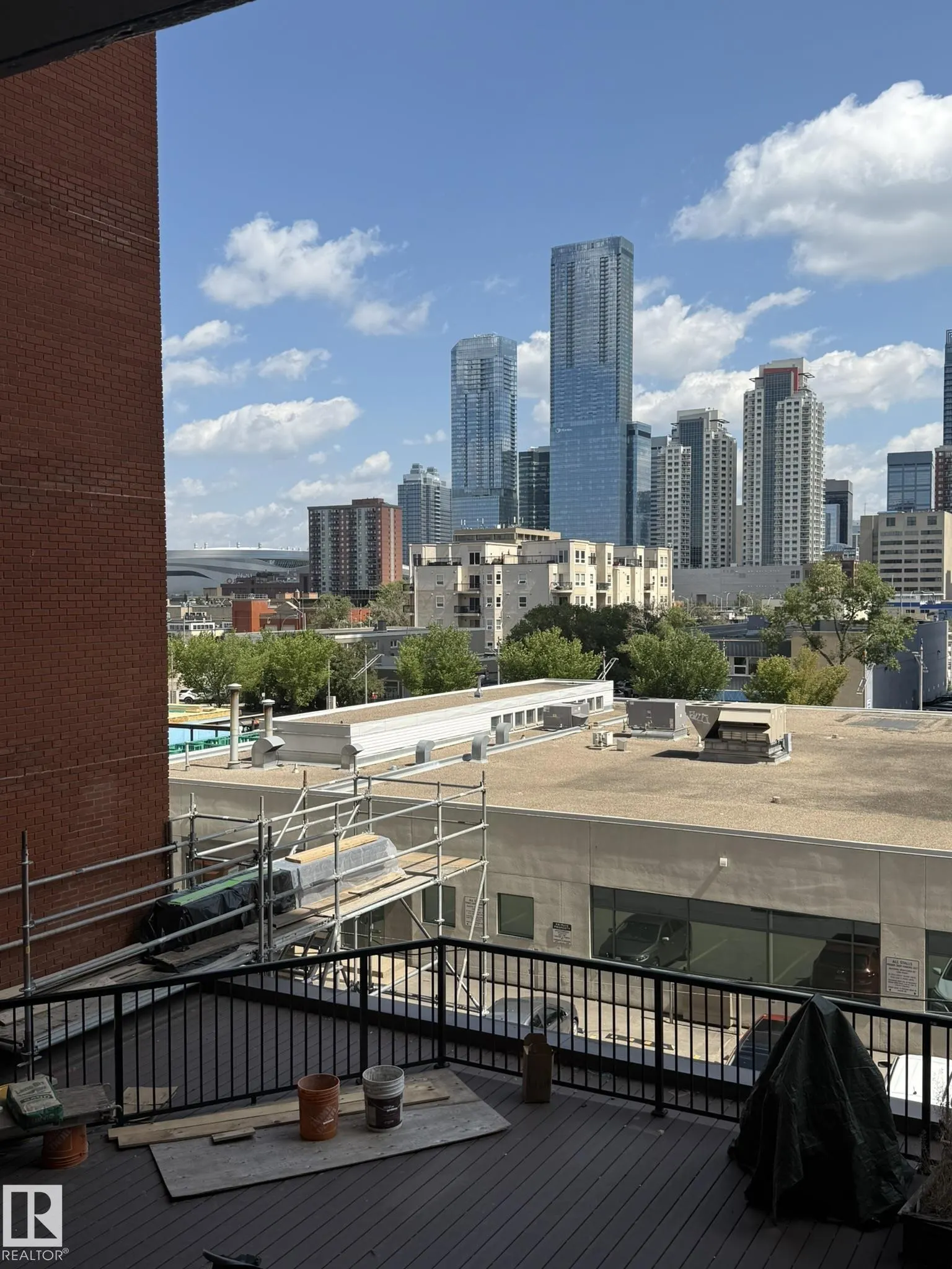 #409 10145 109 st