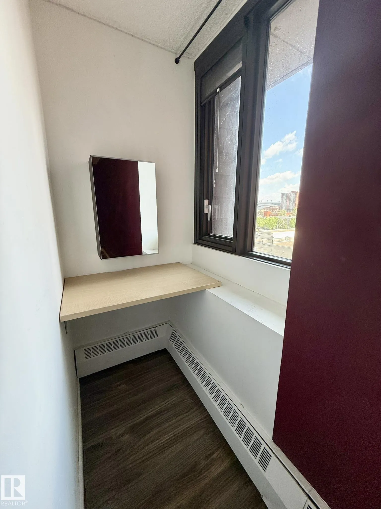 #409 10145 109 st