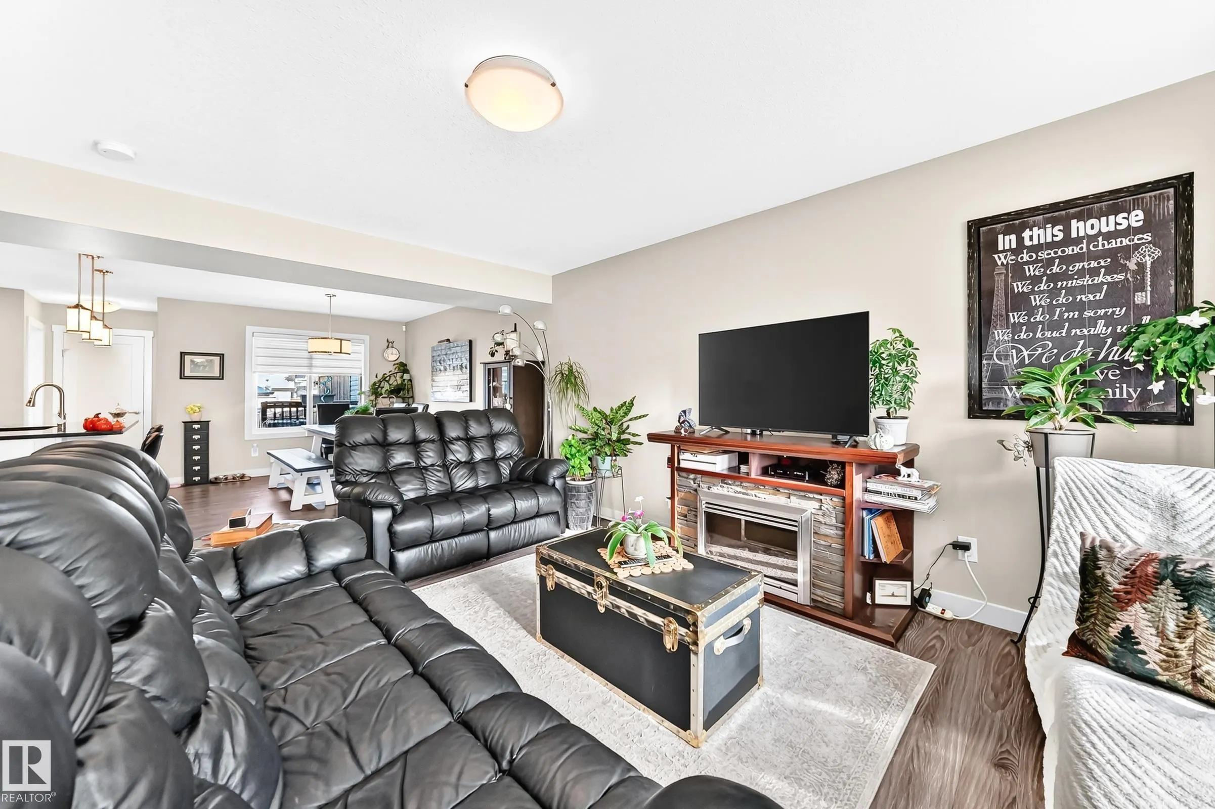 10 SIENNA Boulevard