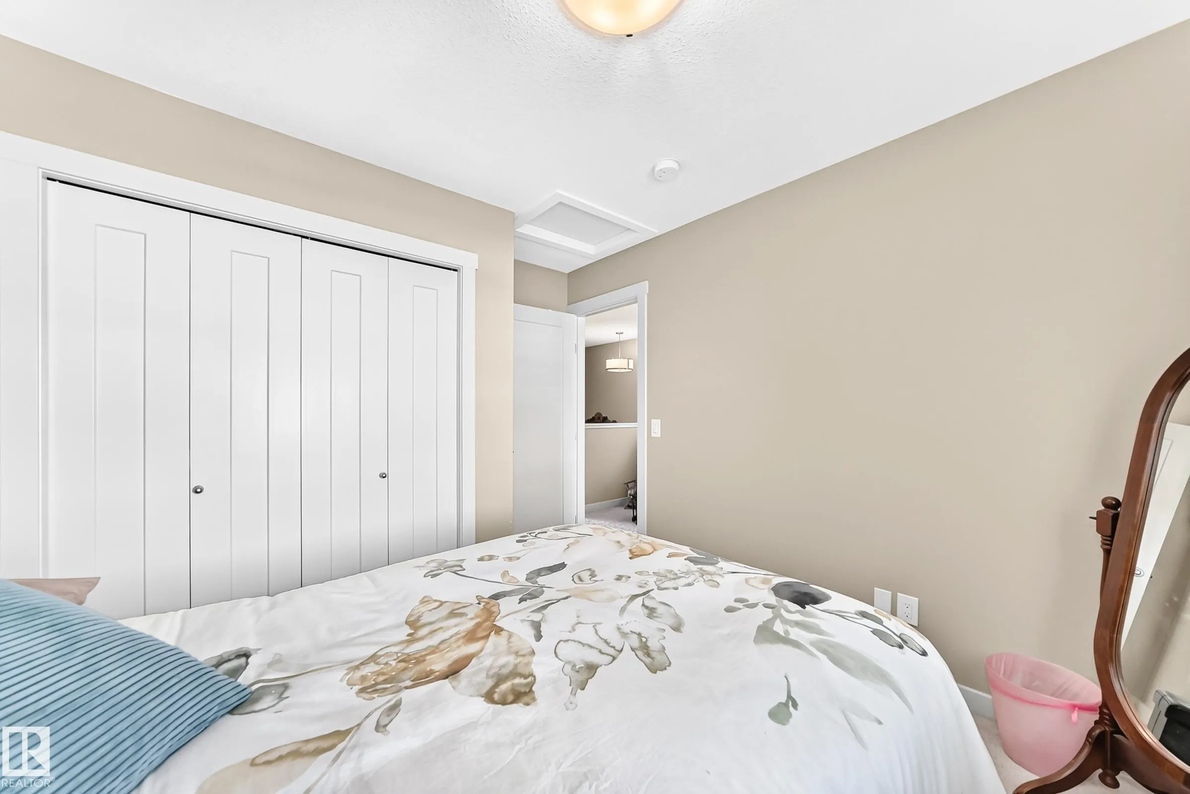 10 SIENNA Boulevard