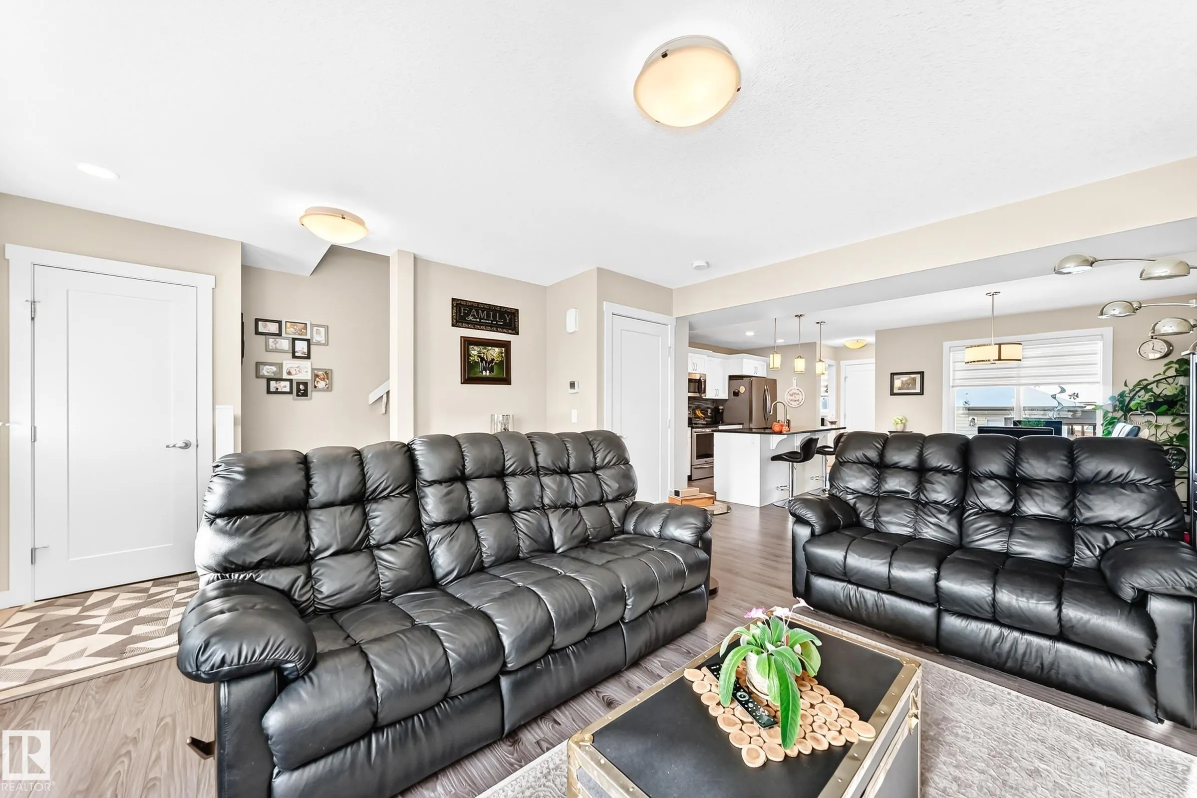 10 SIENNA Boulevard
