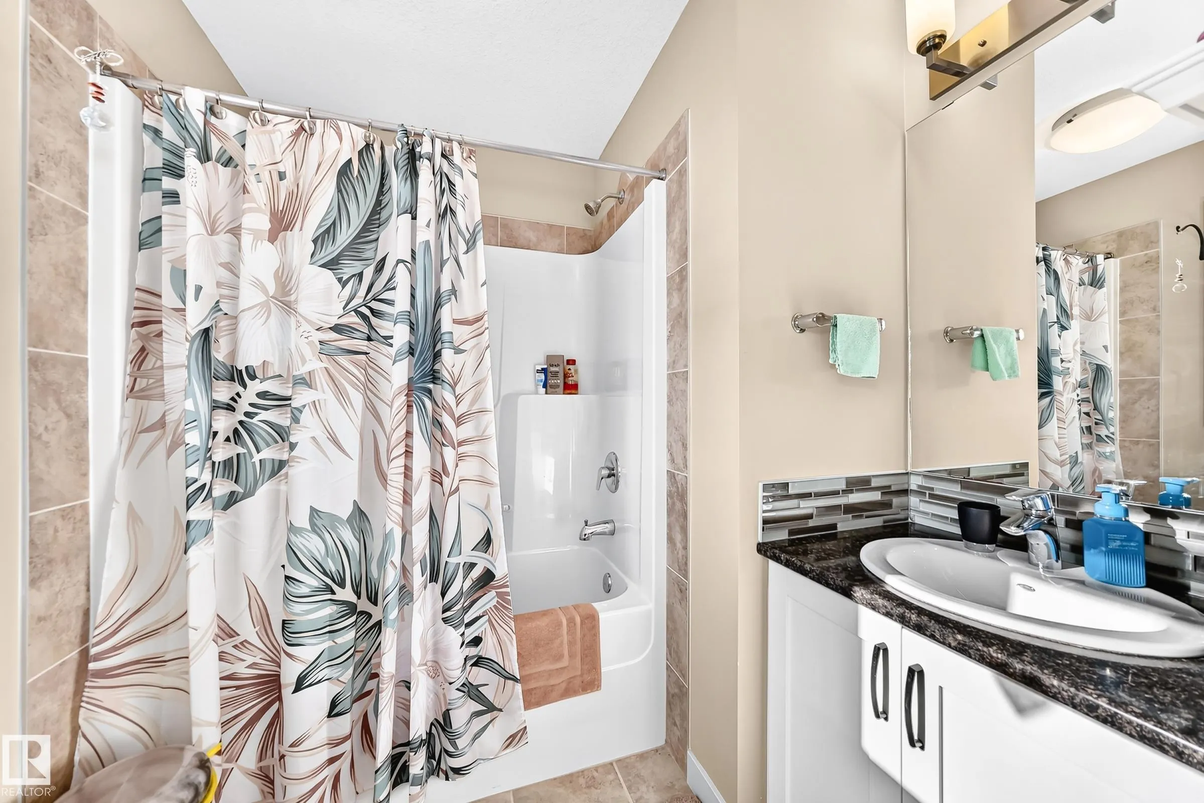 10 SIENNA Boulevard