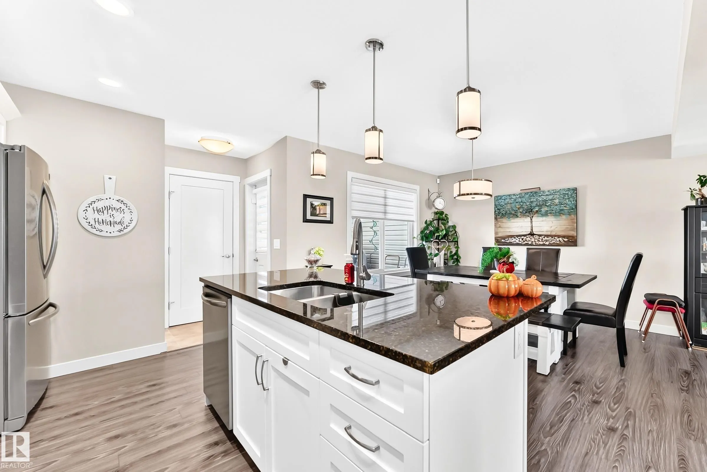 10 SIENNA Boulevard