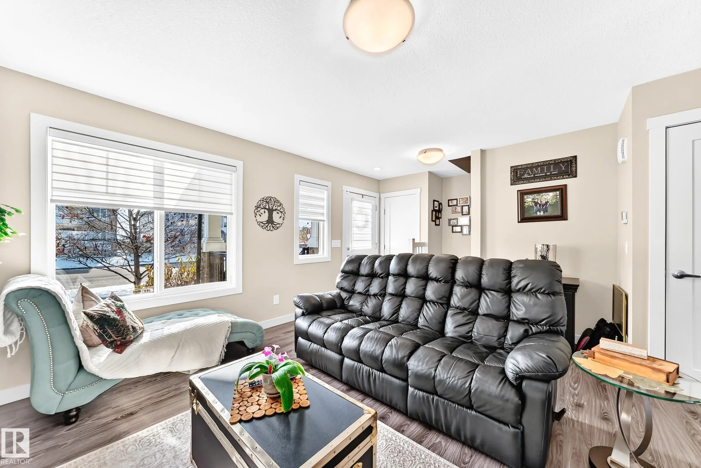 10 SIENNA Boulevard