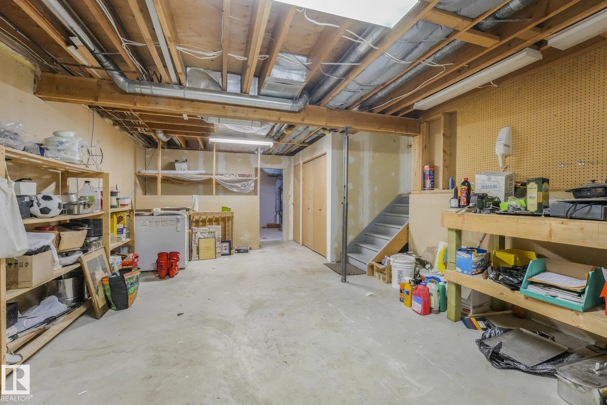 1210 POTTER GREENS Drive