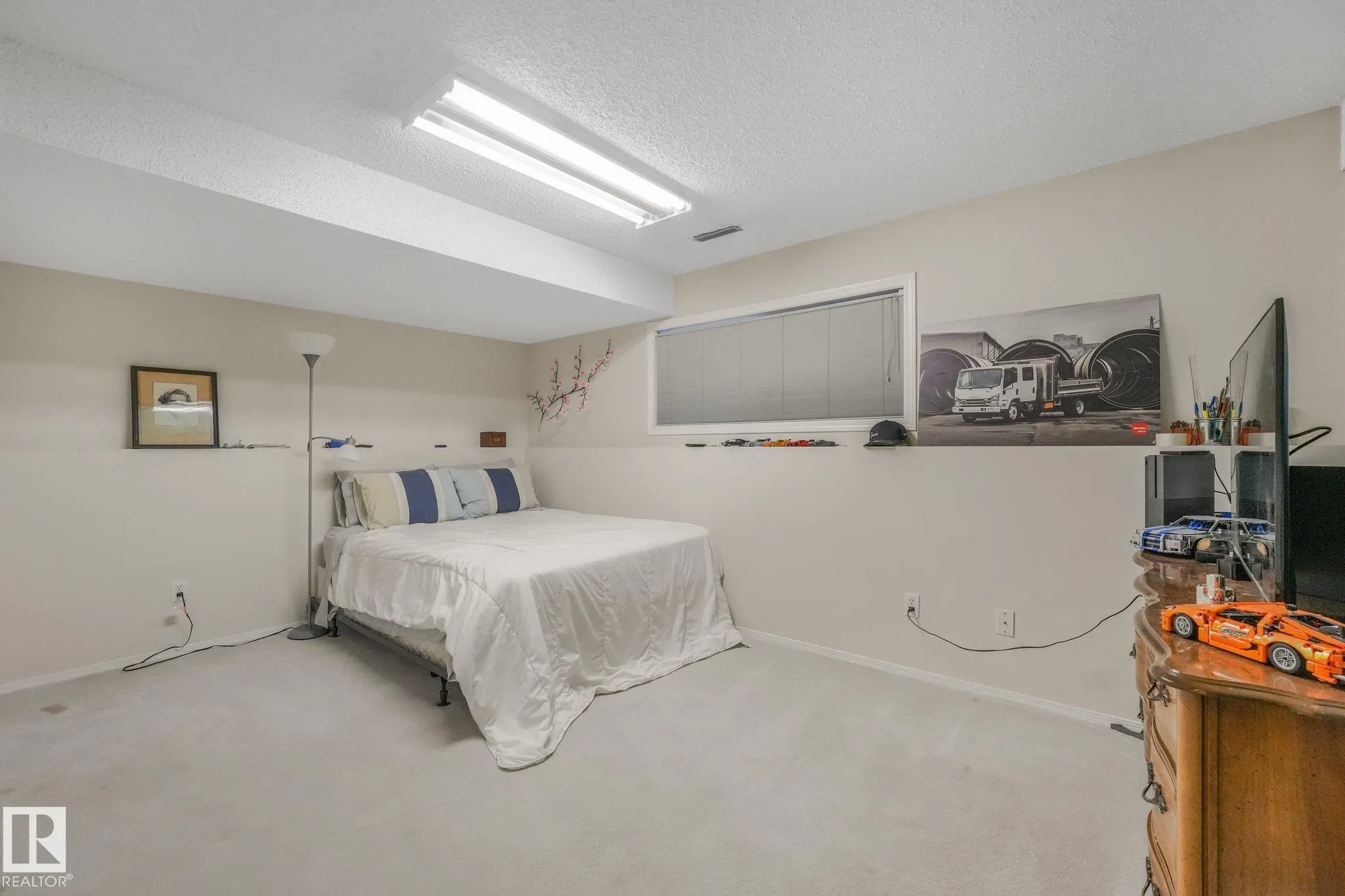 1210 POTTER GREENS Drive