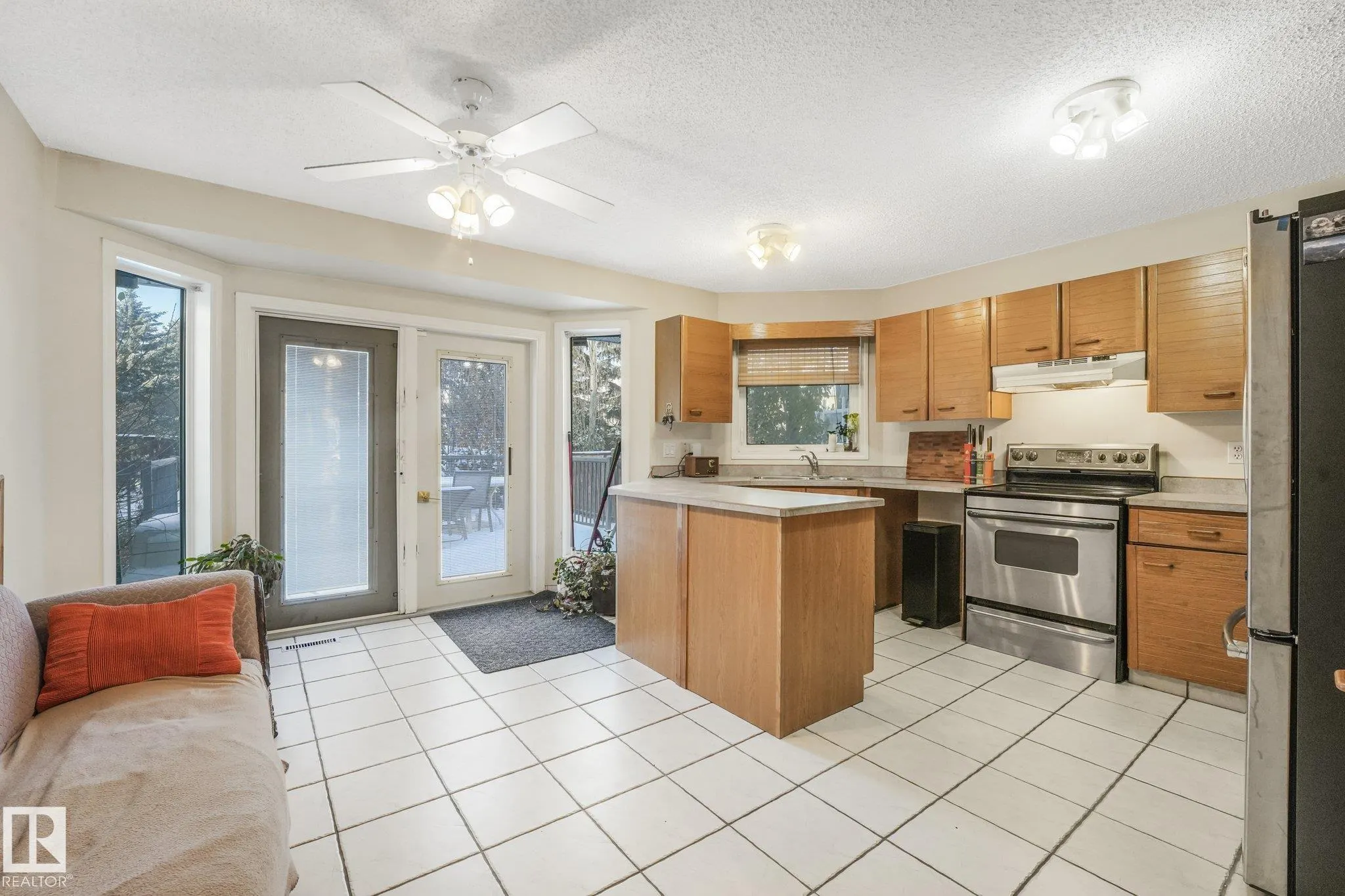 1210 POTTER GREENS Drive