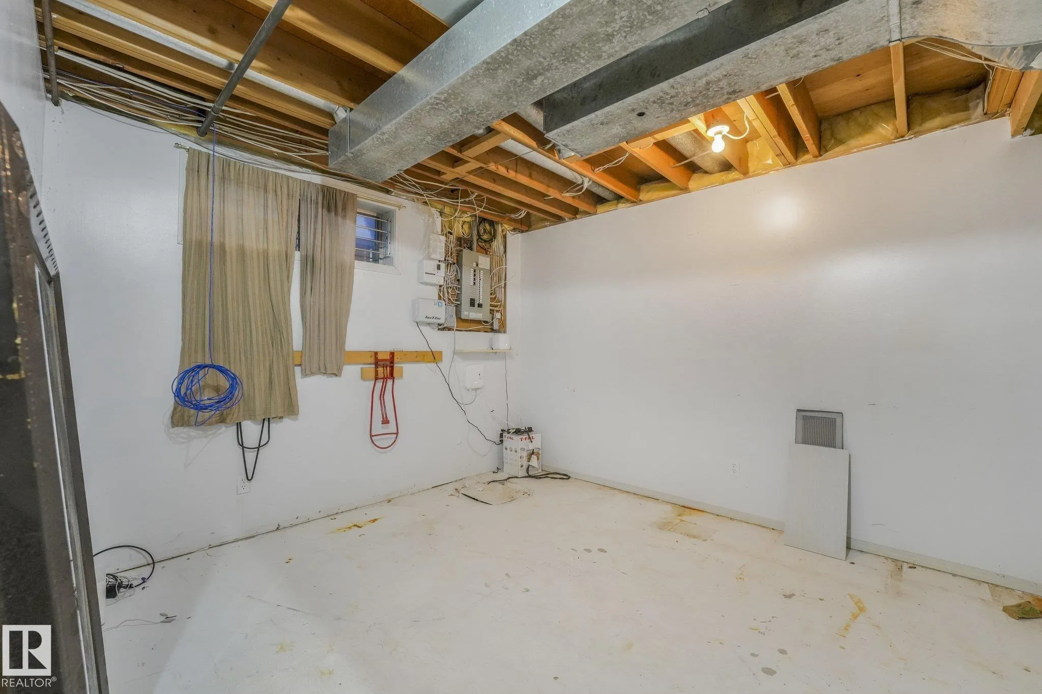 1210 POTTER GREENS Drive