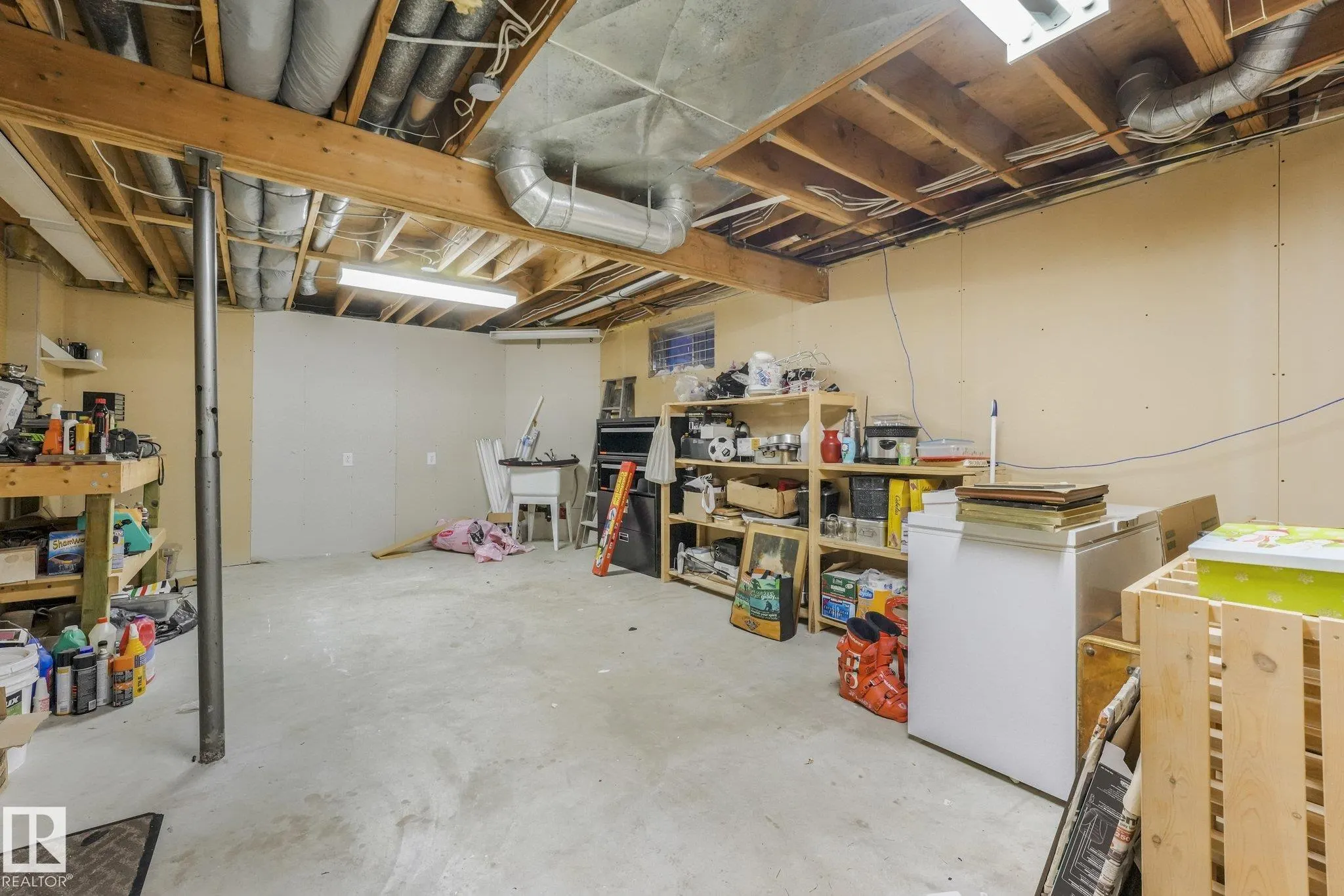 1210 POTTER GREENS Drive