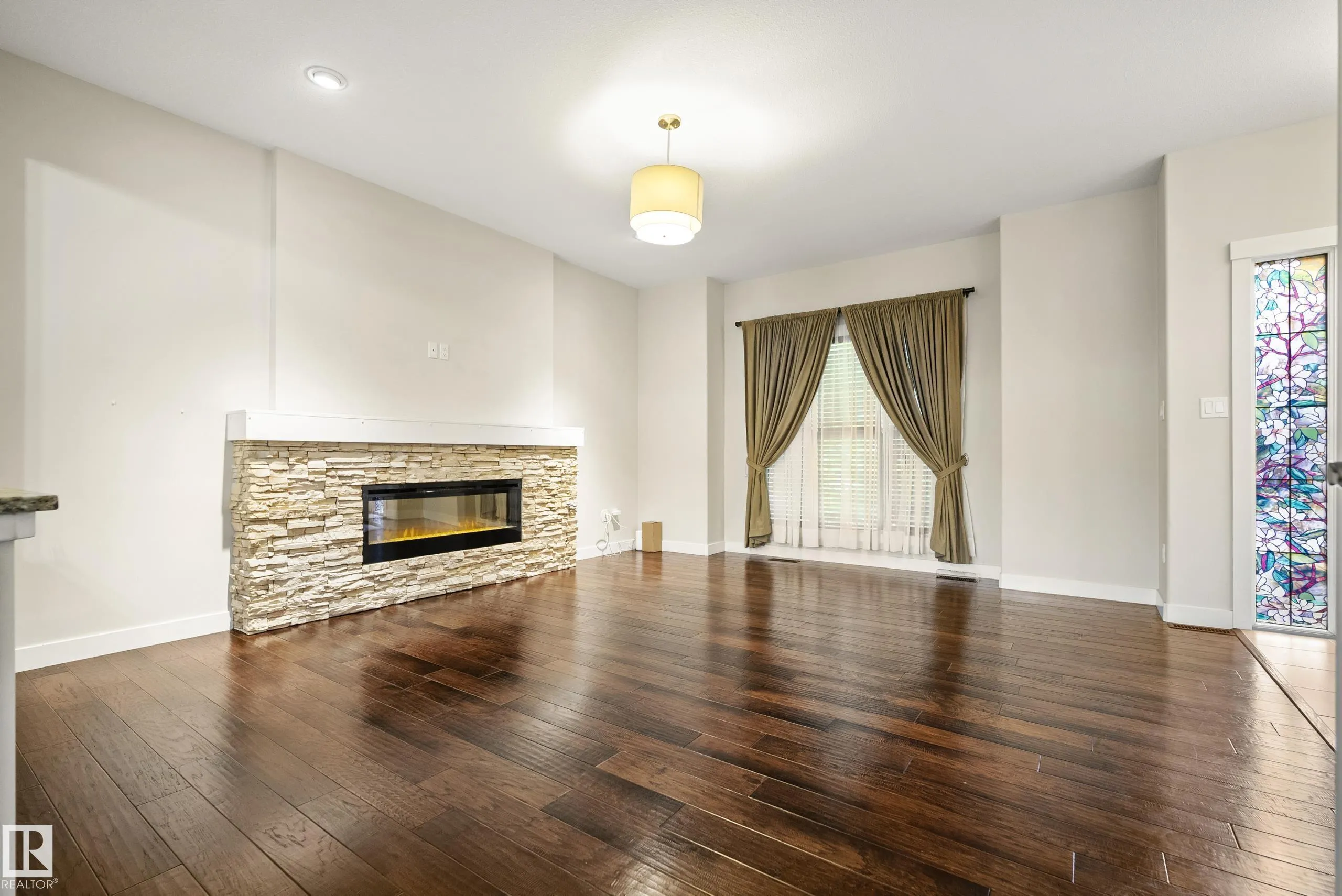 23 GREENBURY Boulevard