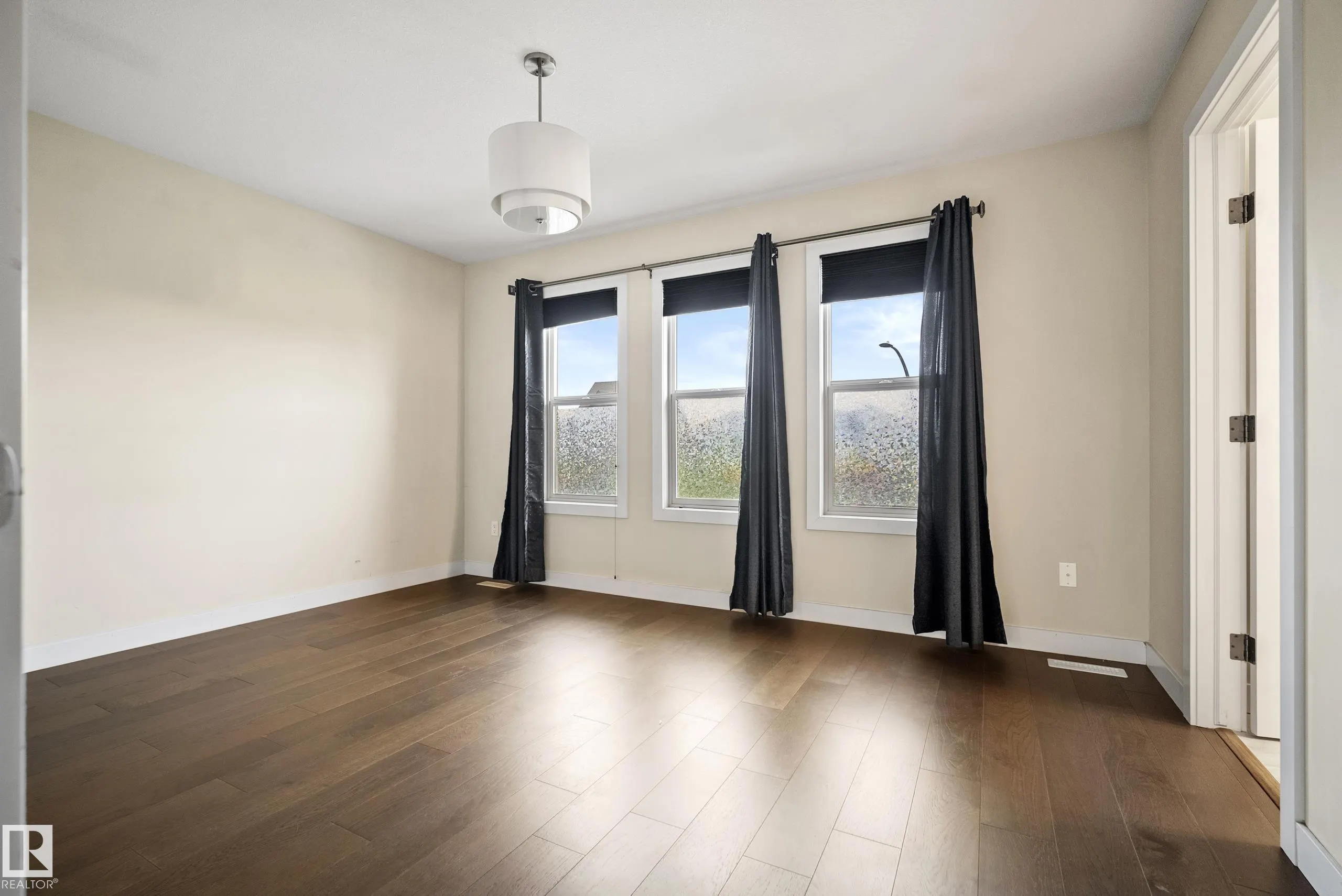 23 GREENBURY Boulevard