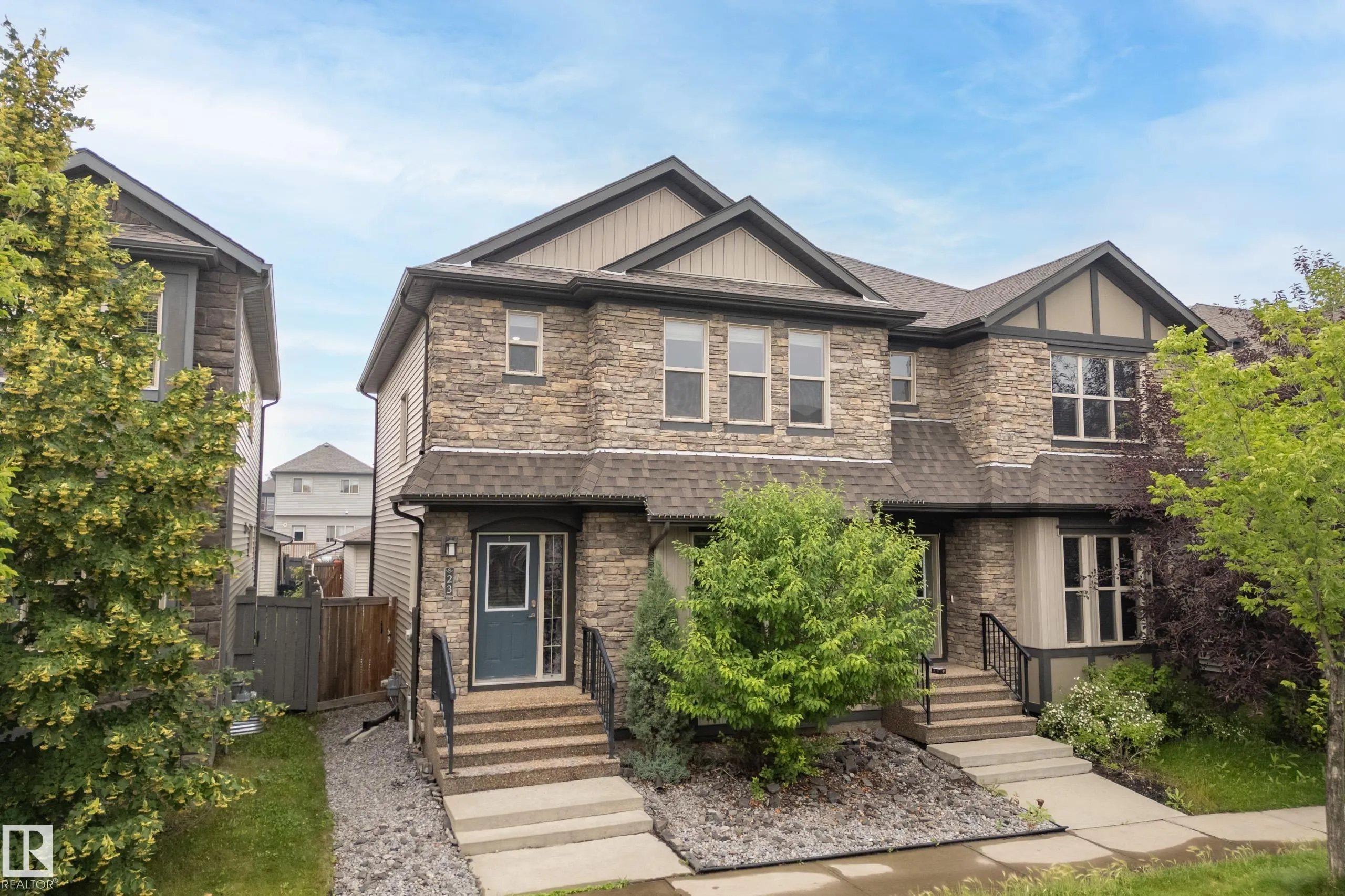 23 GREENBURY Boulevard