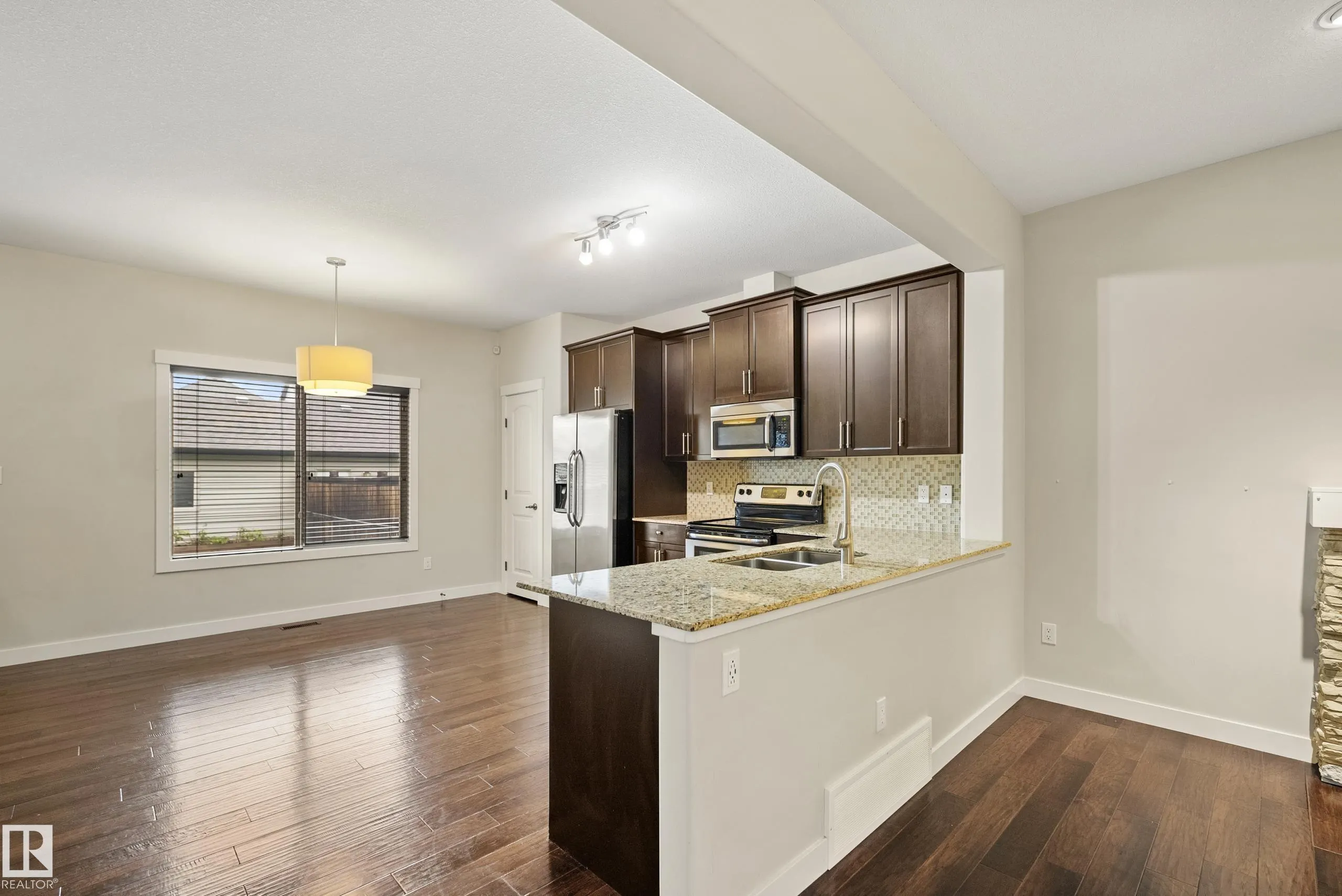 23 GREENBURY Boulevard