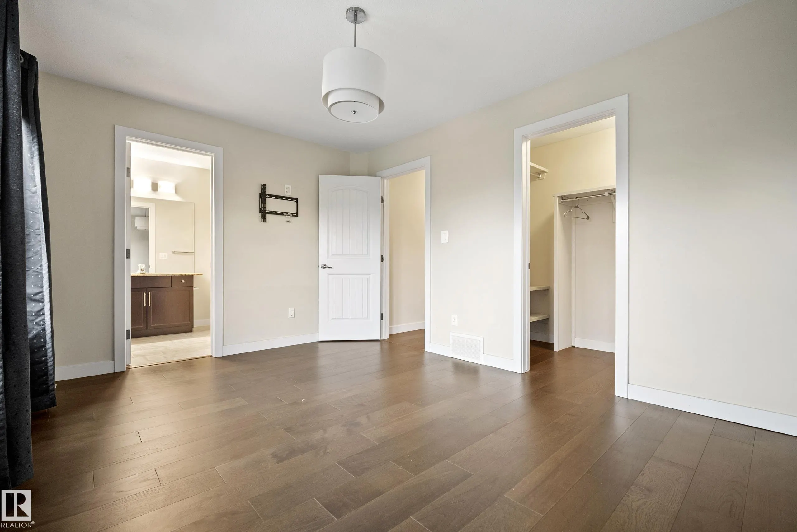 23 GREENBURY Boulevard