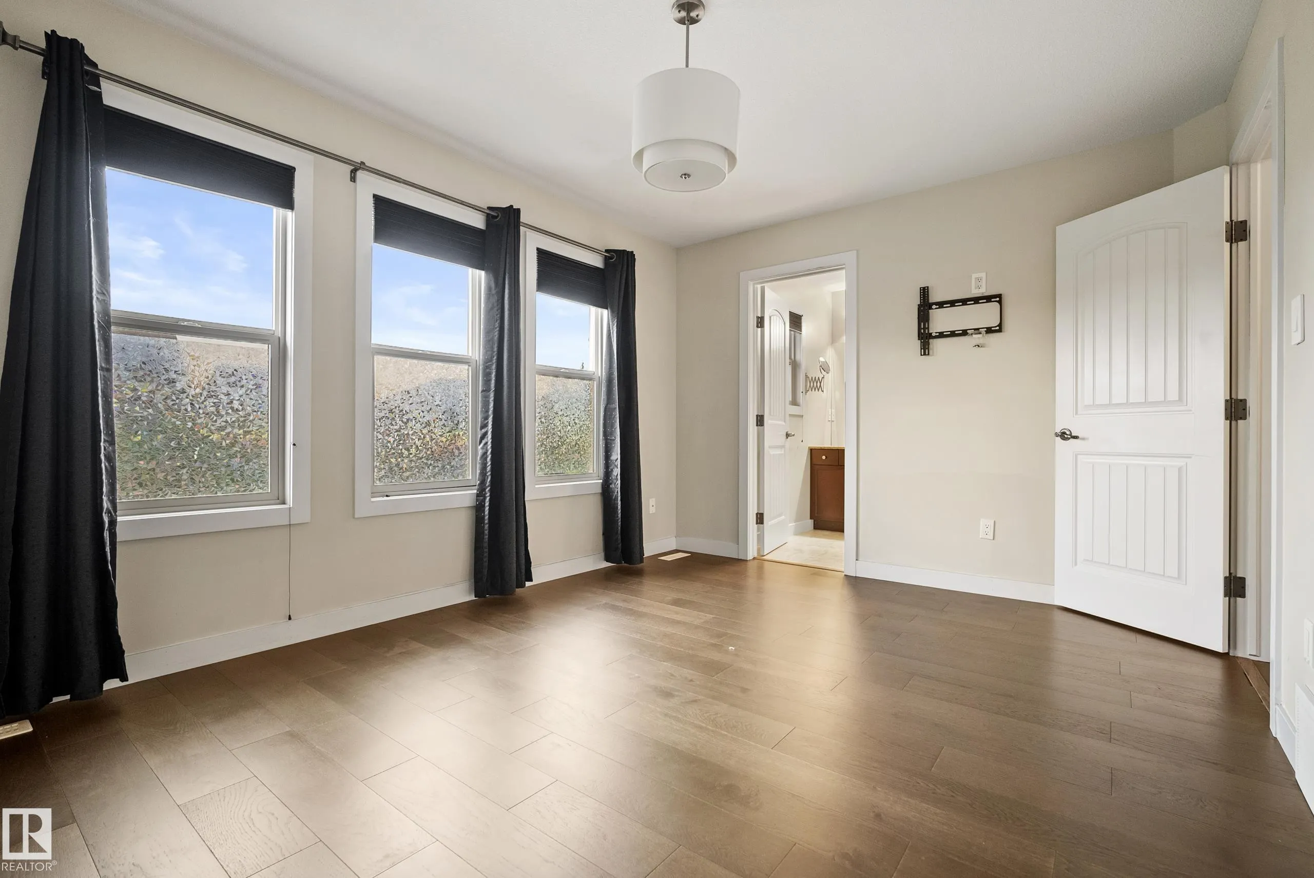 23 GREENBURY Boulevard