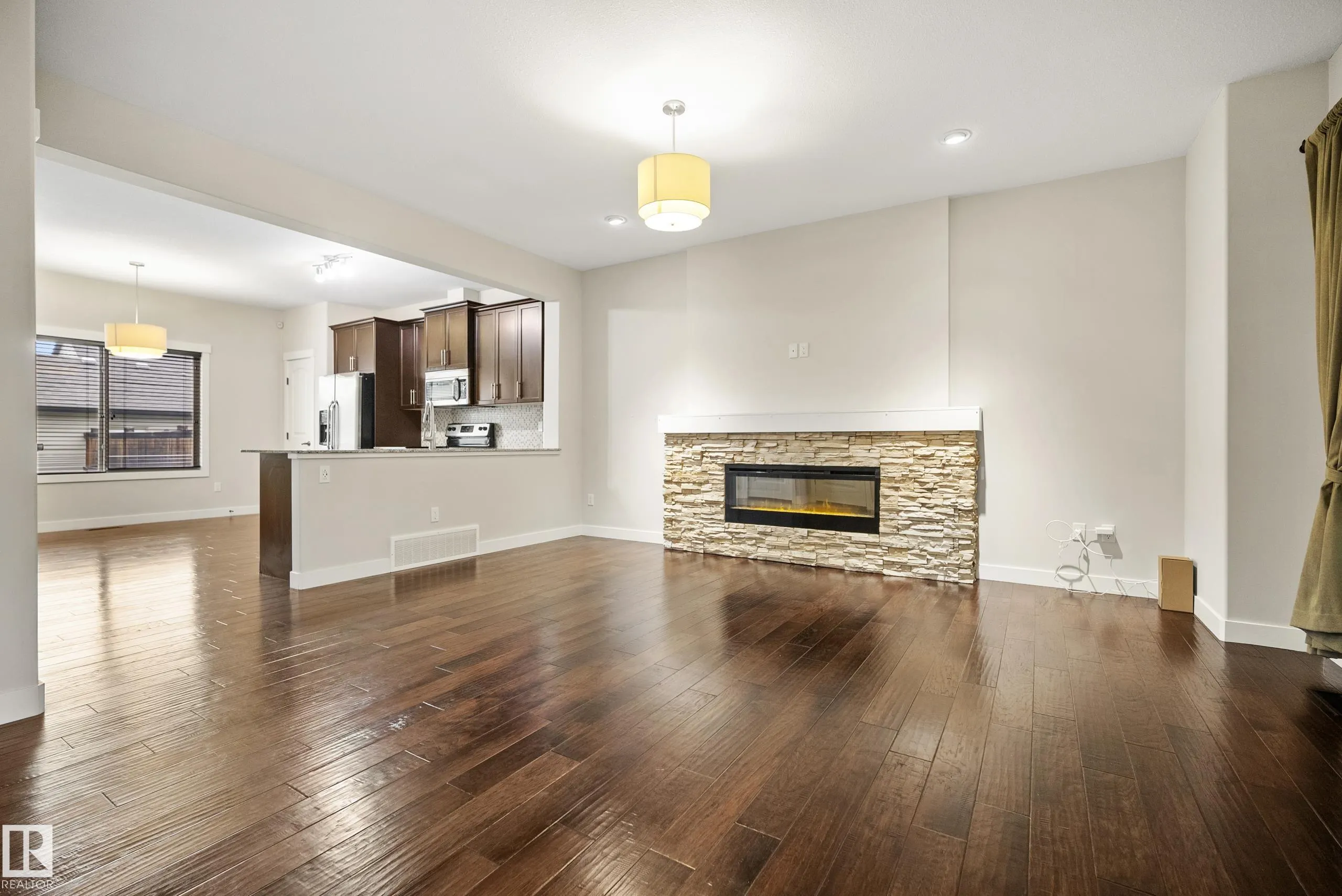 23 GREENBURY Boulevard