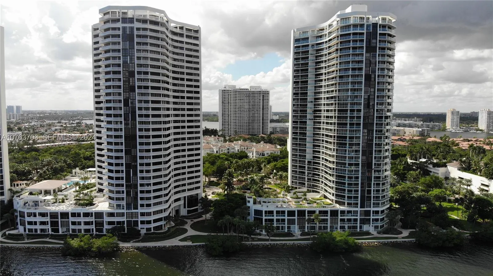 4000 Island Boulevard #W-STE6