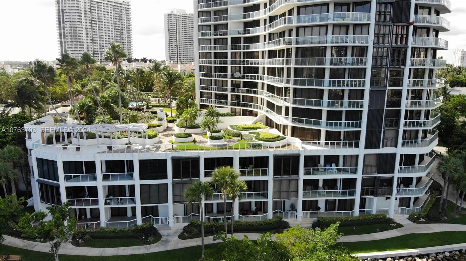 4000 Island Boulevard #W-STE6