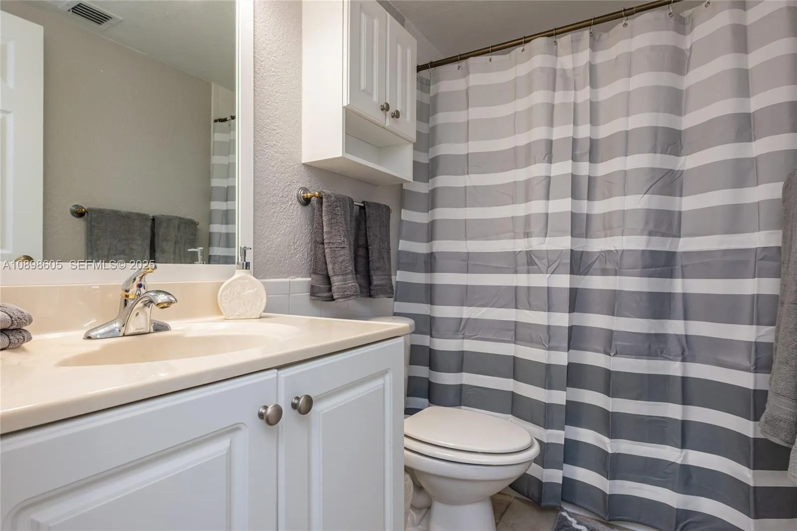 2501 S Ocean Drive #1617 (AVAILABLE)