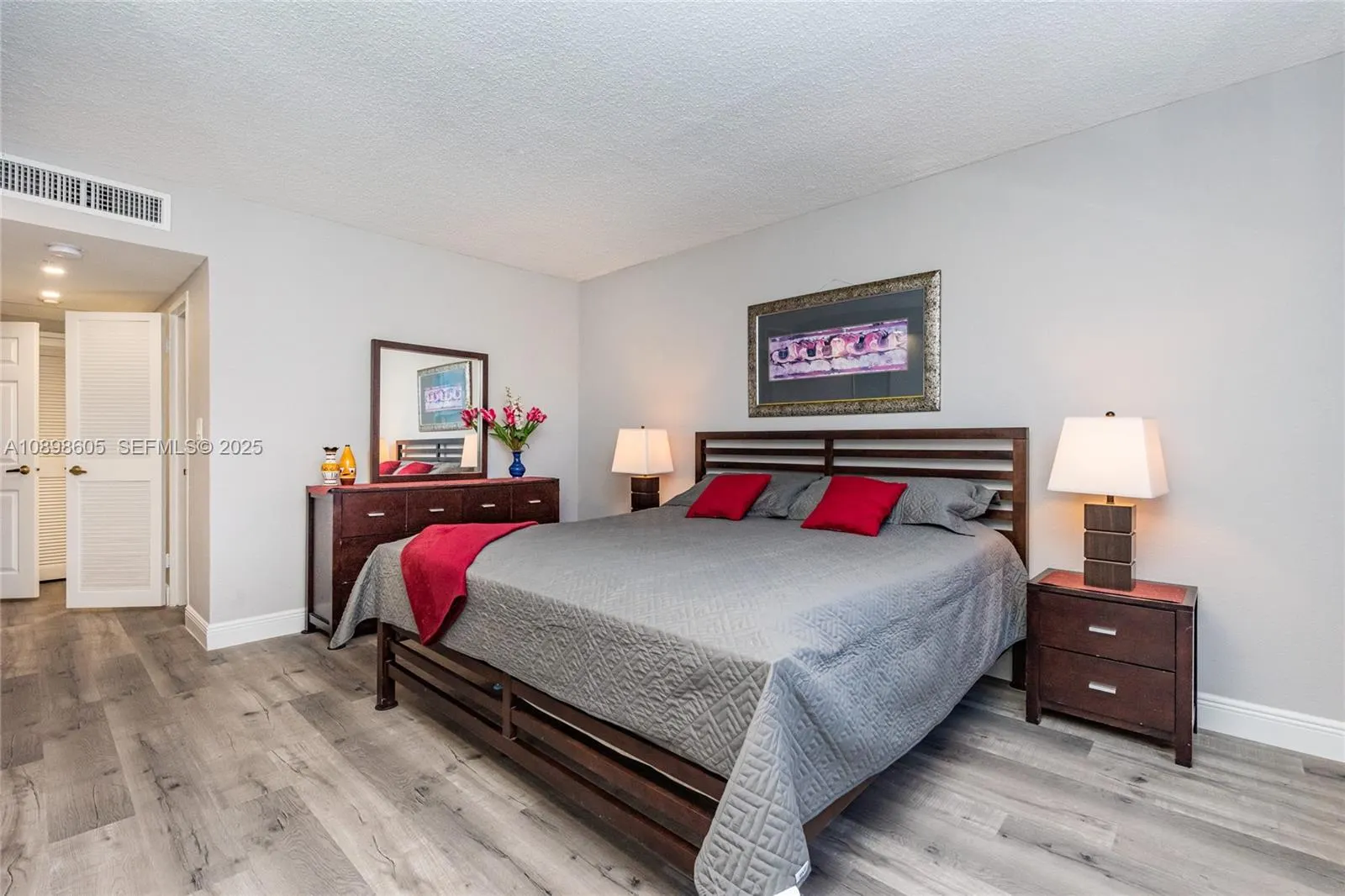 2501 S Ocean Drive #1617 (AVAILABLE)