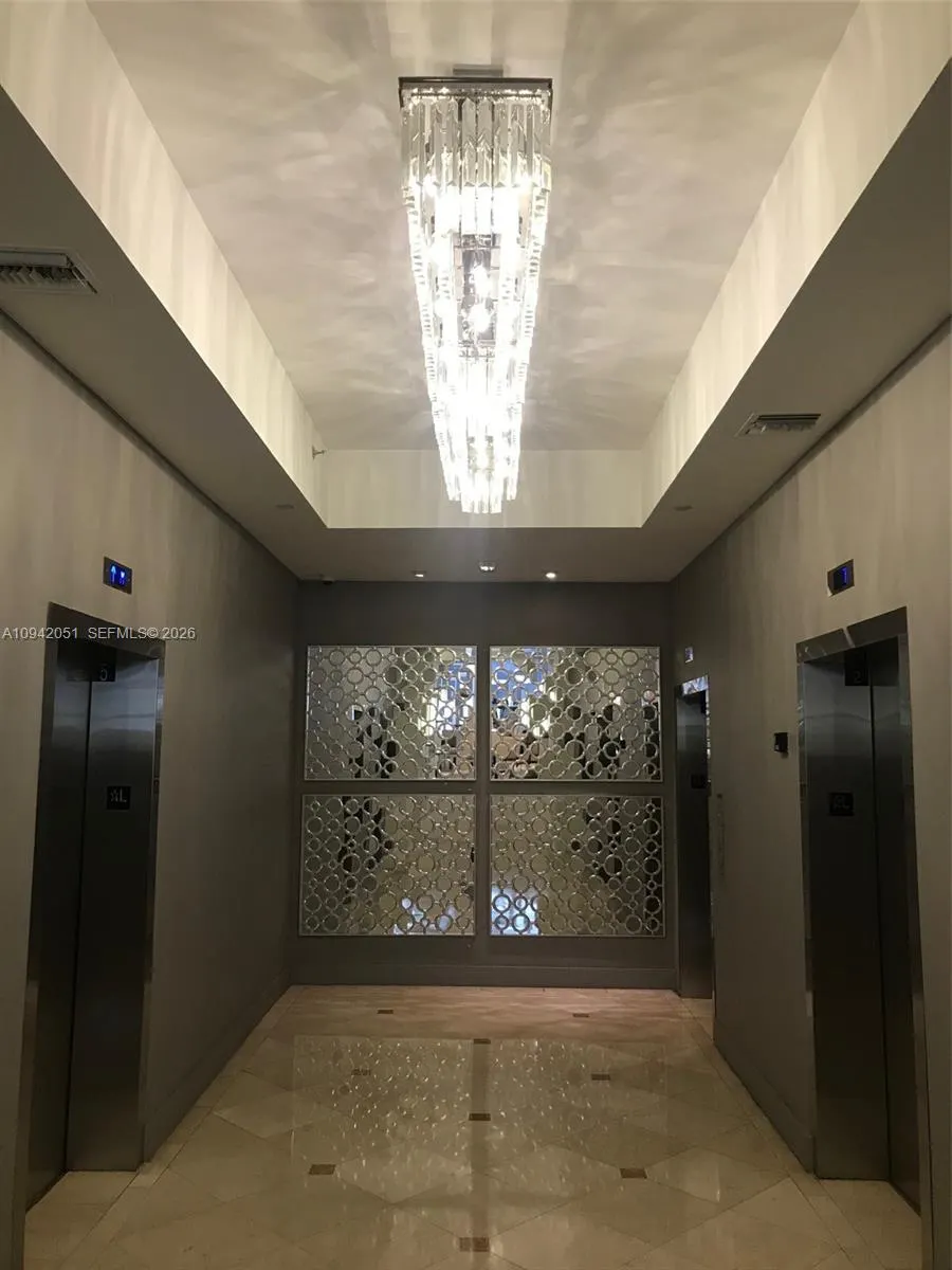 100 Lincoln Road #716