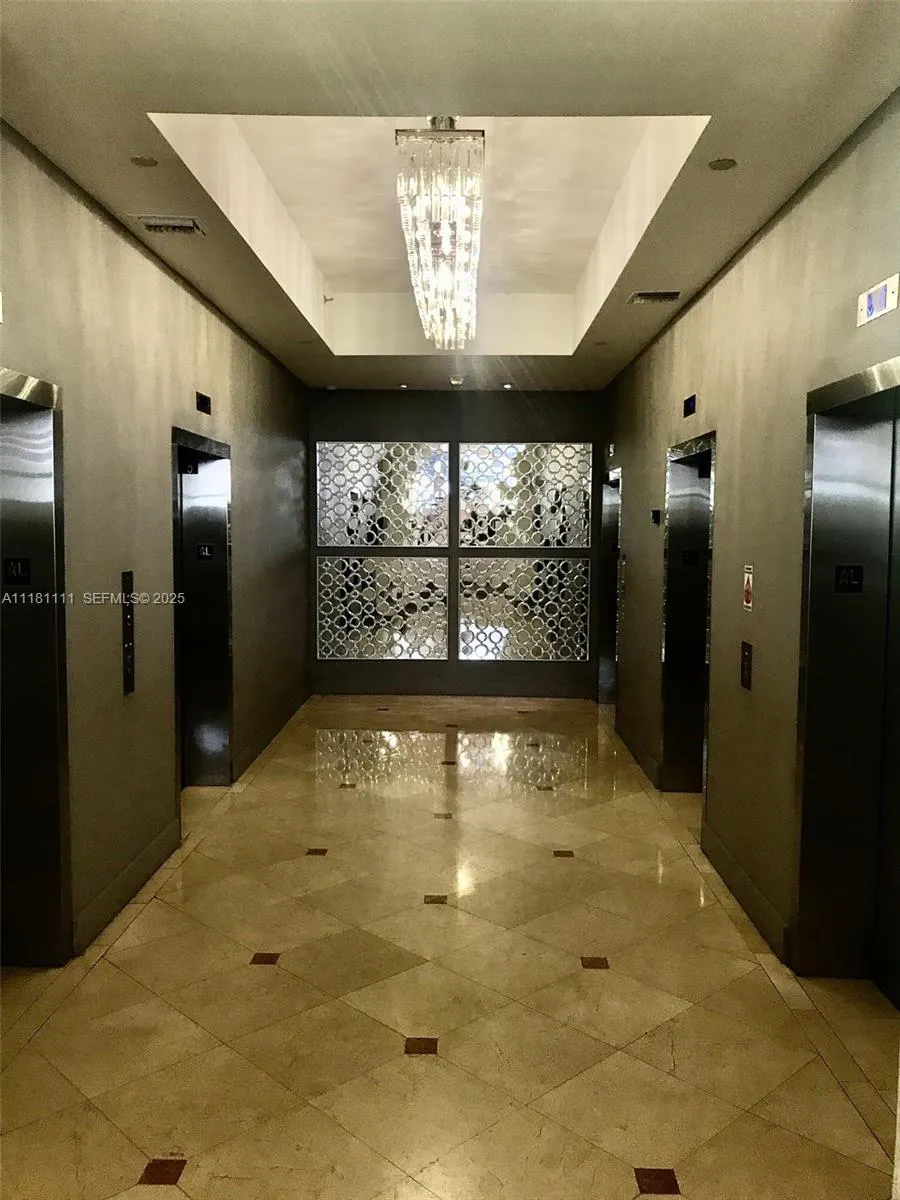 100 Lincoln Road #1642