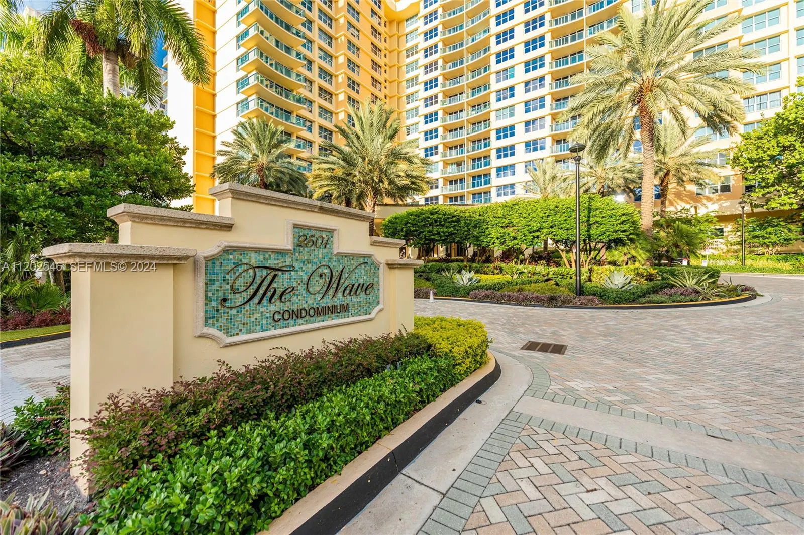 2501 S Ocean Drive #PH28 (AVAILABLE OCTOBER)