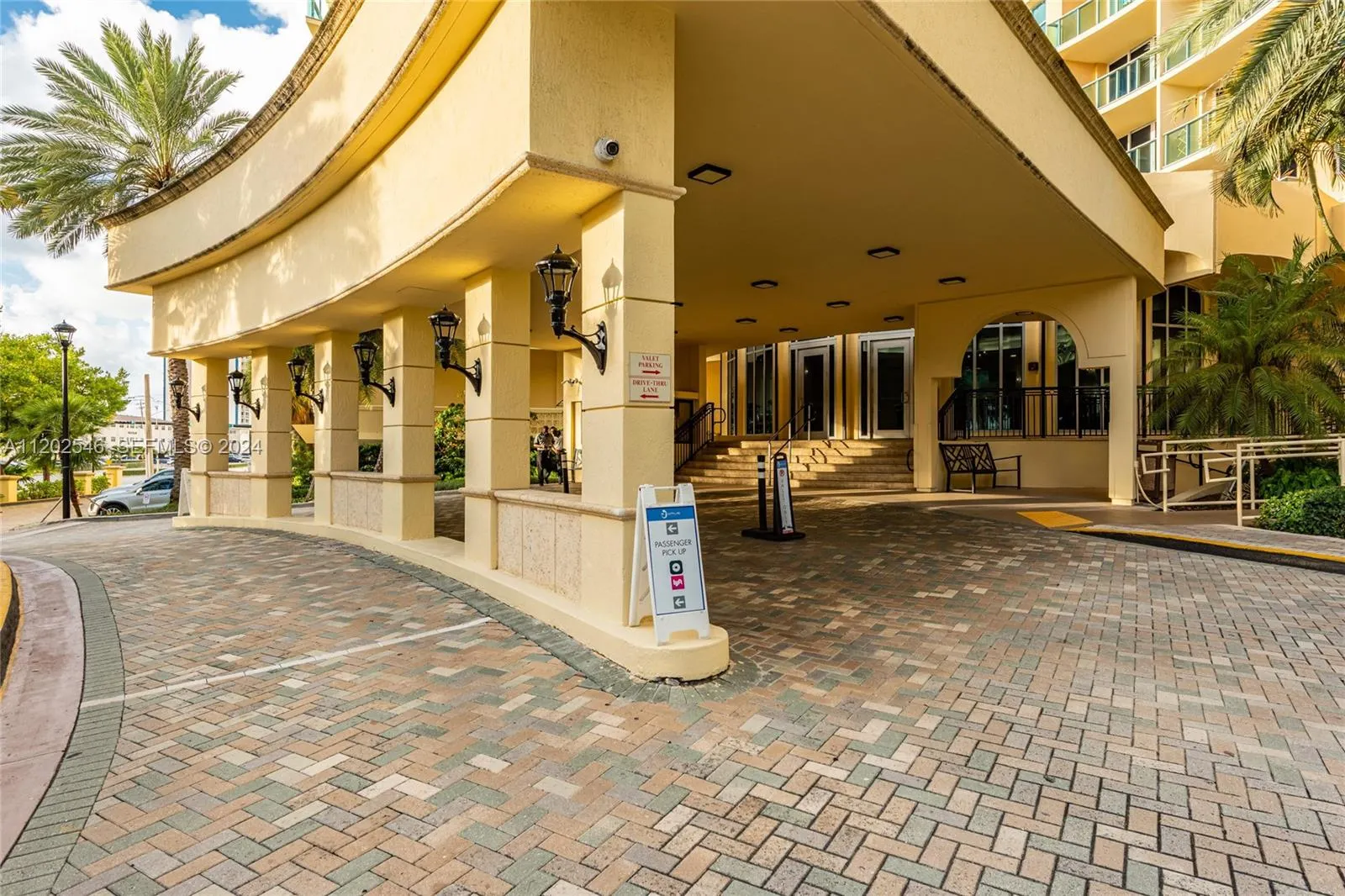 2501 S Ocean Drive #PH28 (AVAILABLE OCTOBER)