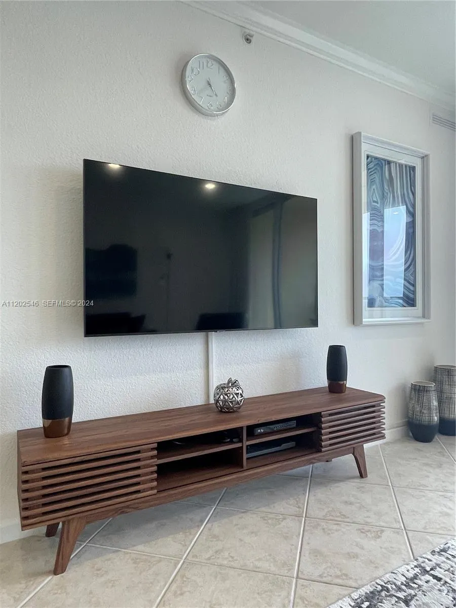 2501 S Ocean Drive #PH28 (AVAILABLE OCTOBER)