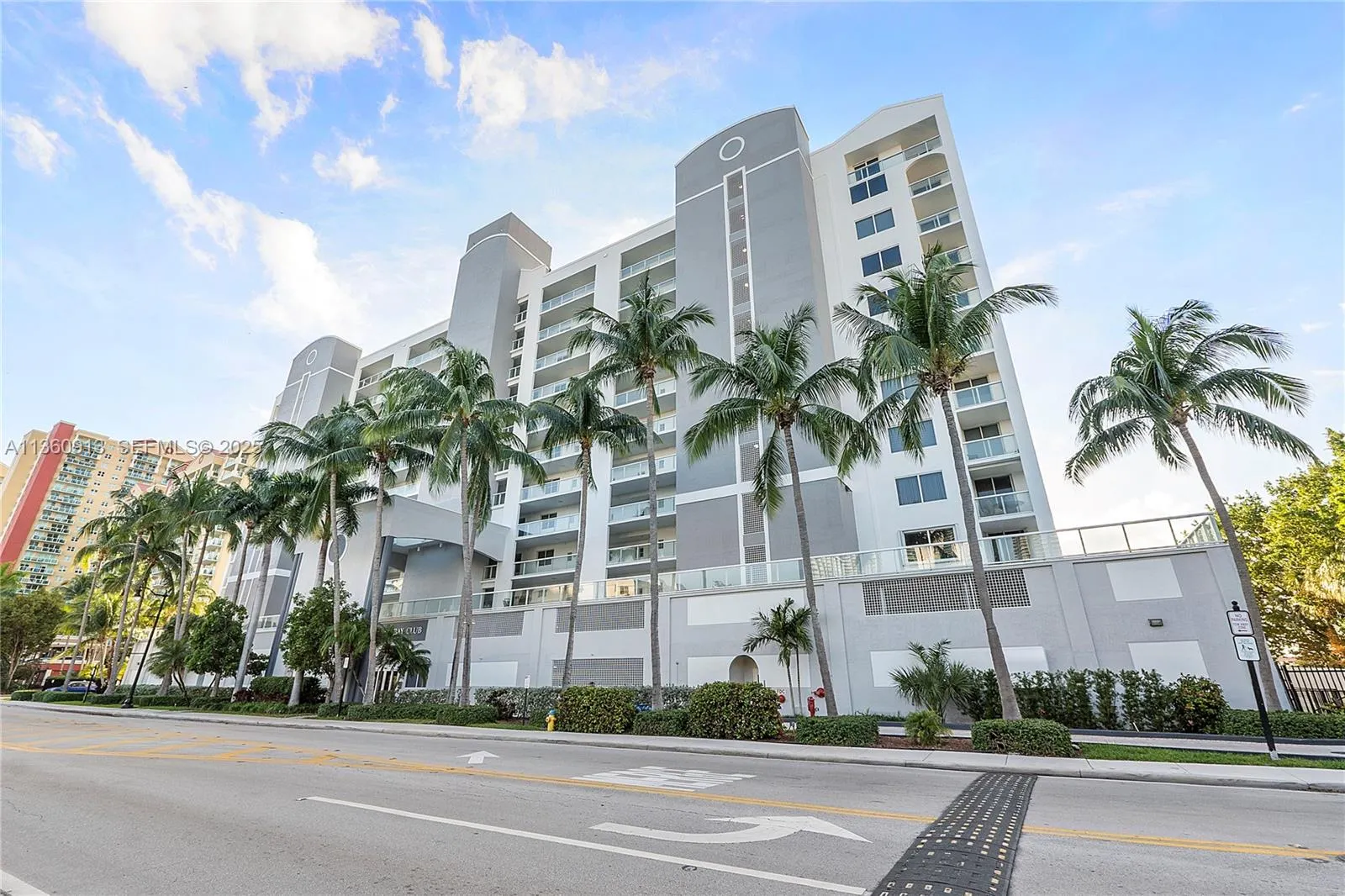 17050 N Bay Road #807