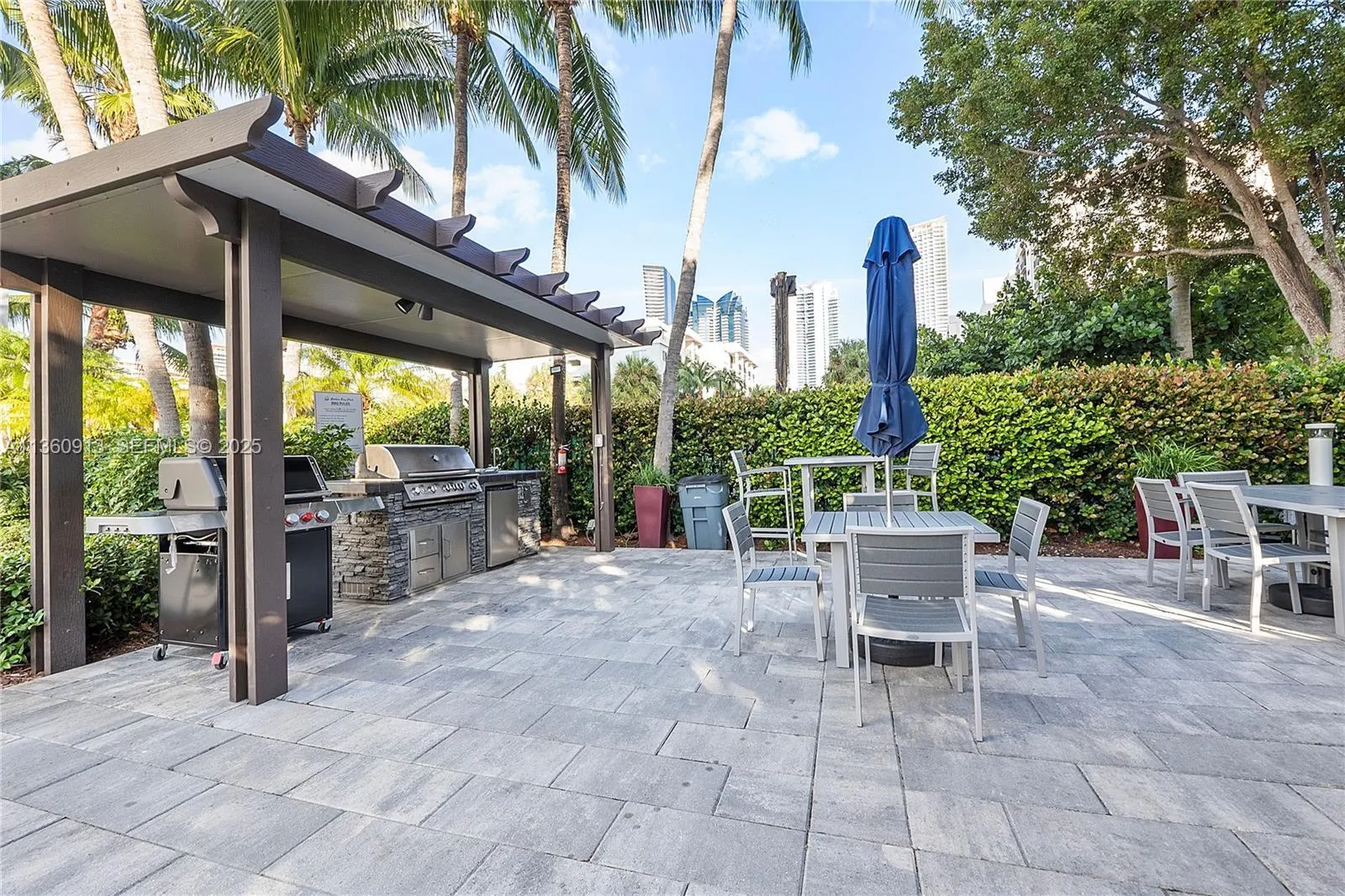 17050 N Bay Road #807