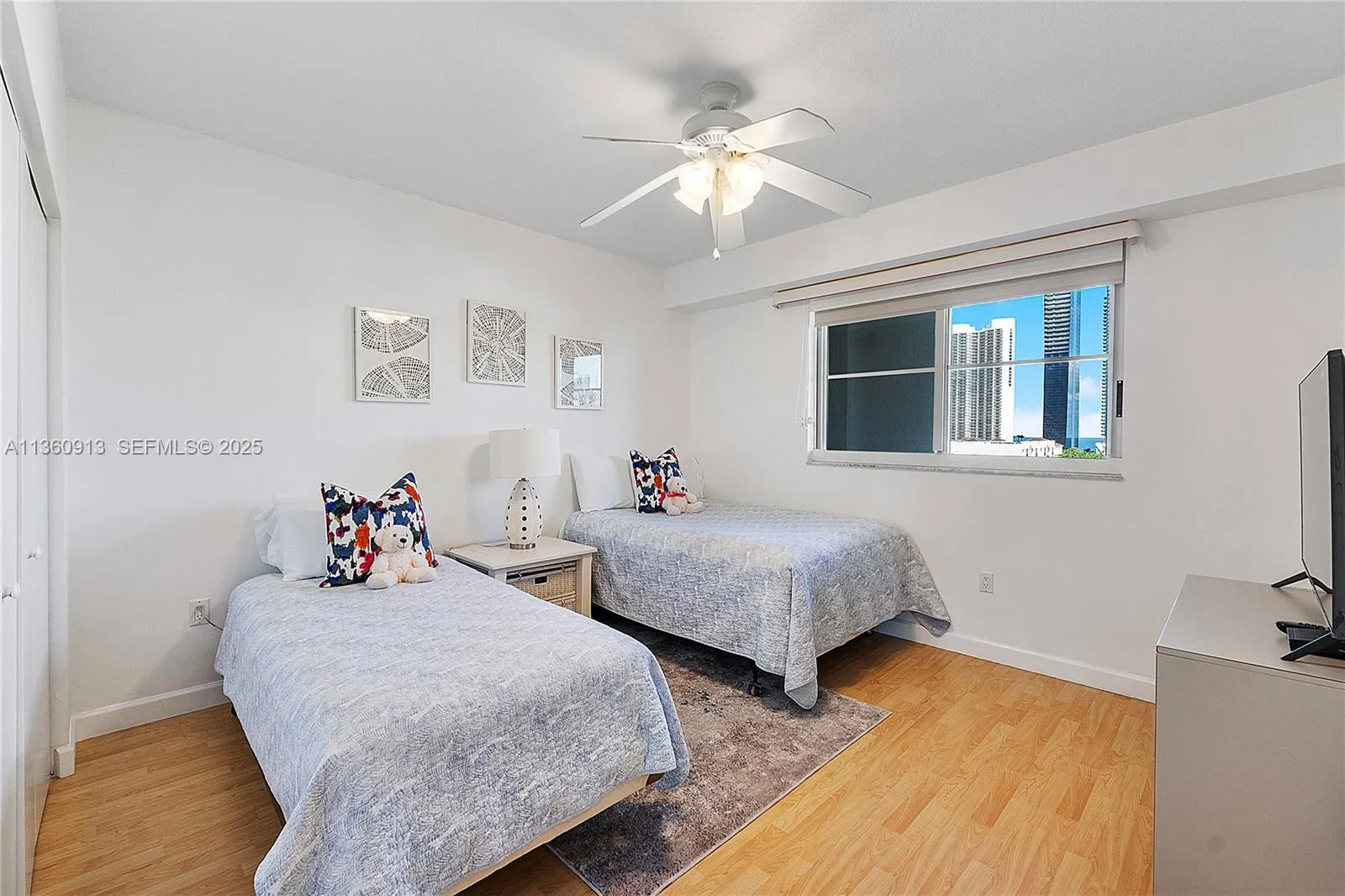 17050 N Bay Road #807