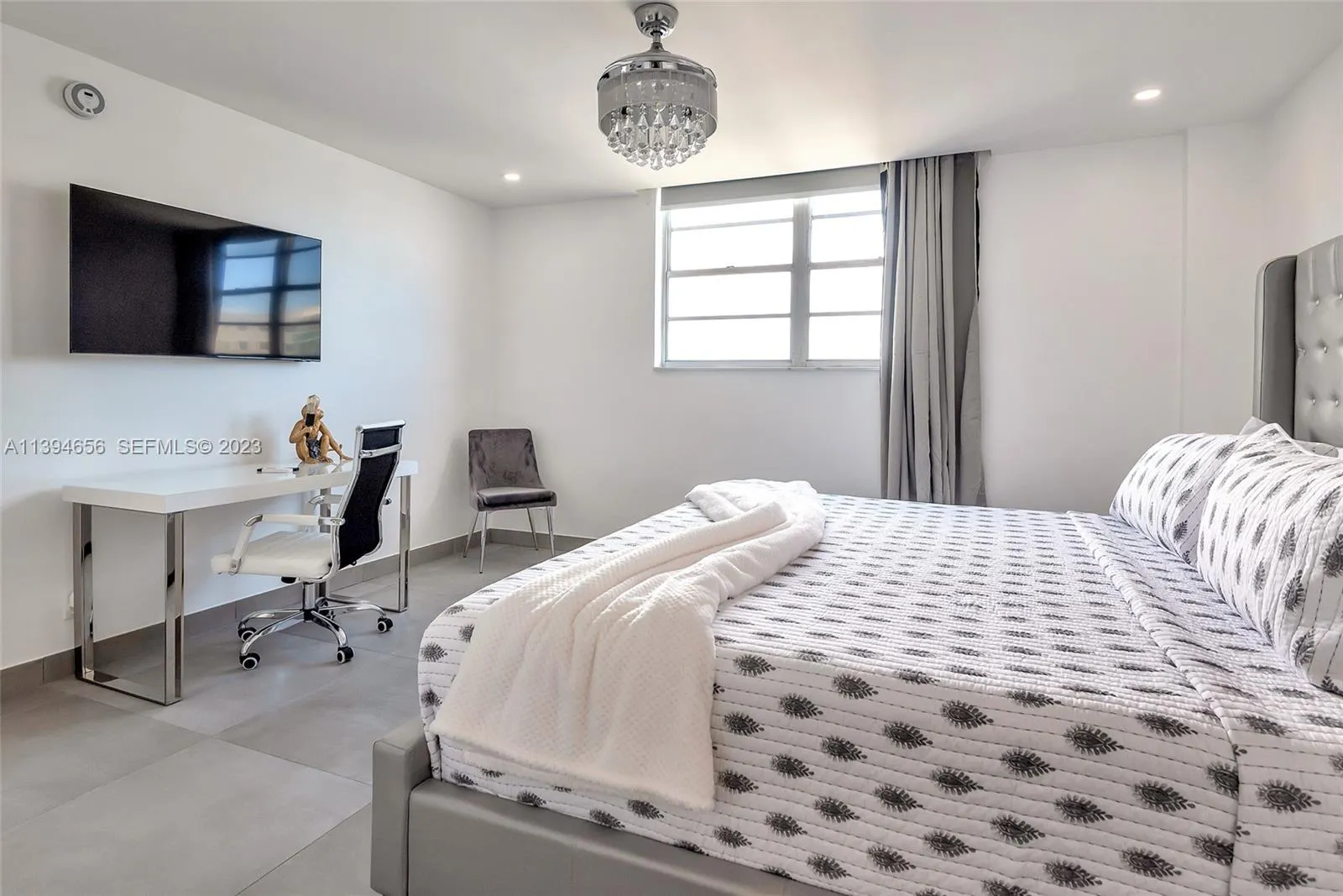 4001 S Ocean Drive #14H