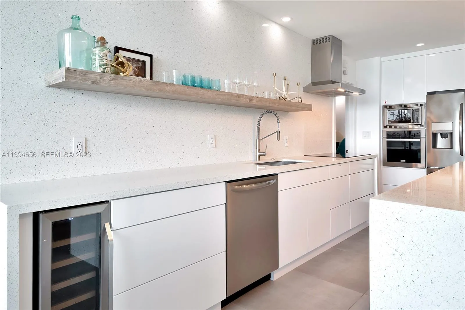 4001 S Ocean Drive #14H