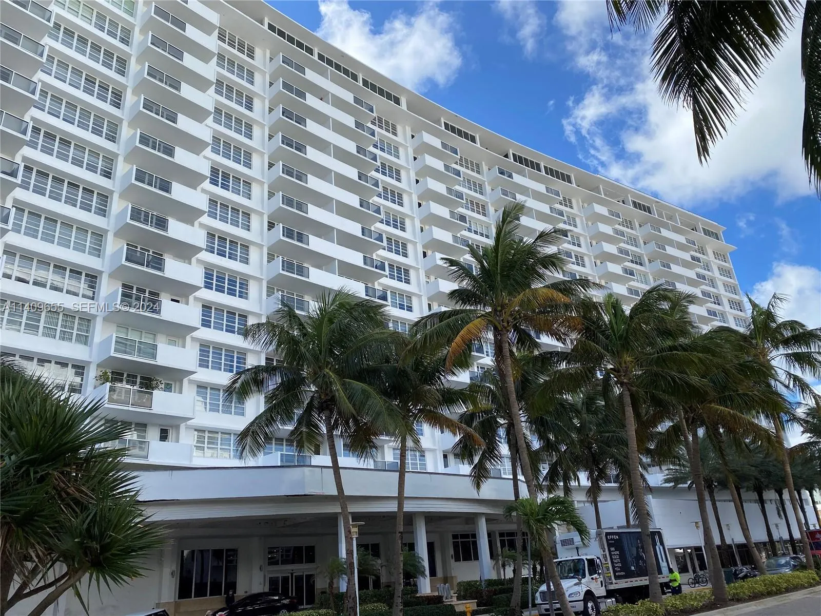 100 Lincoln Road #939