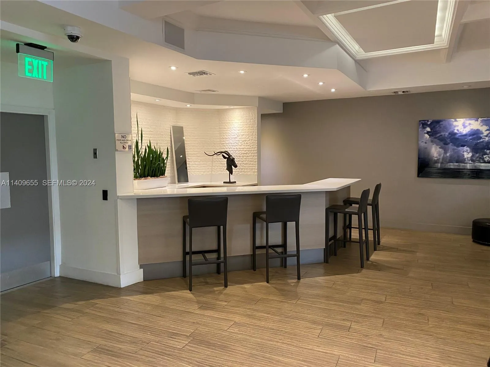 100 Lincoln Road #939