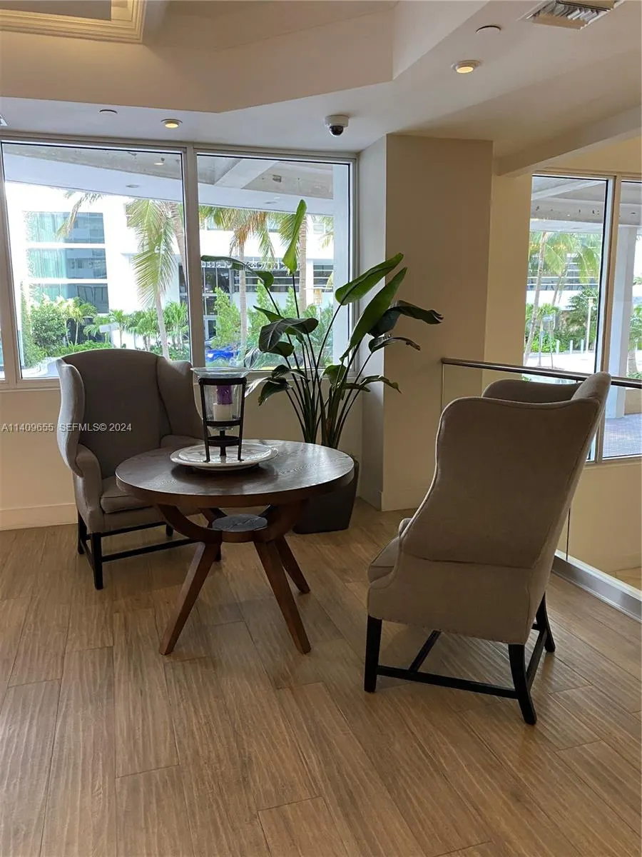 100 Lincoln Road #939