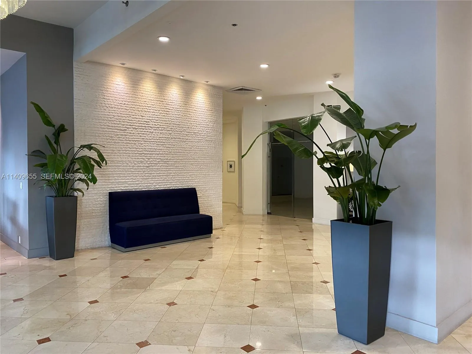 100 Lincoln Road #939
