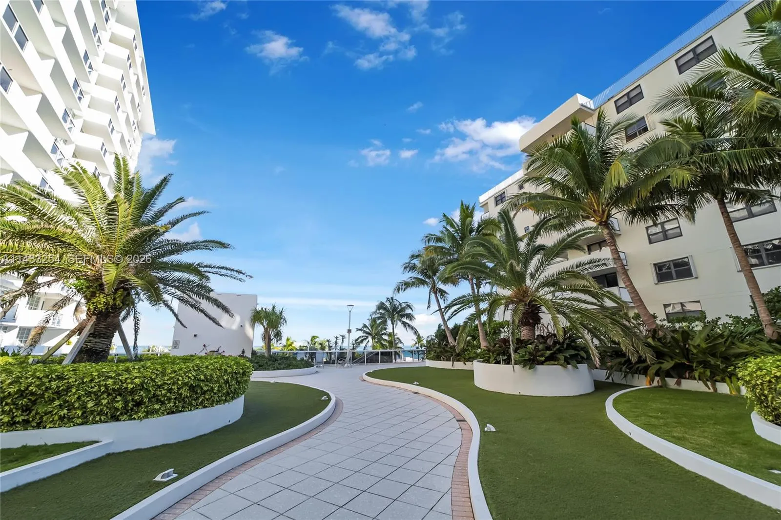 100 Lincoln Road #1039