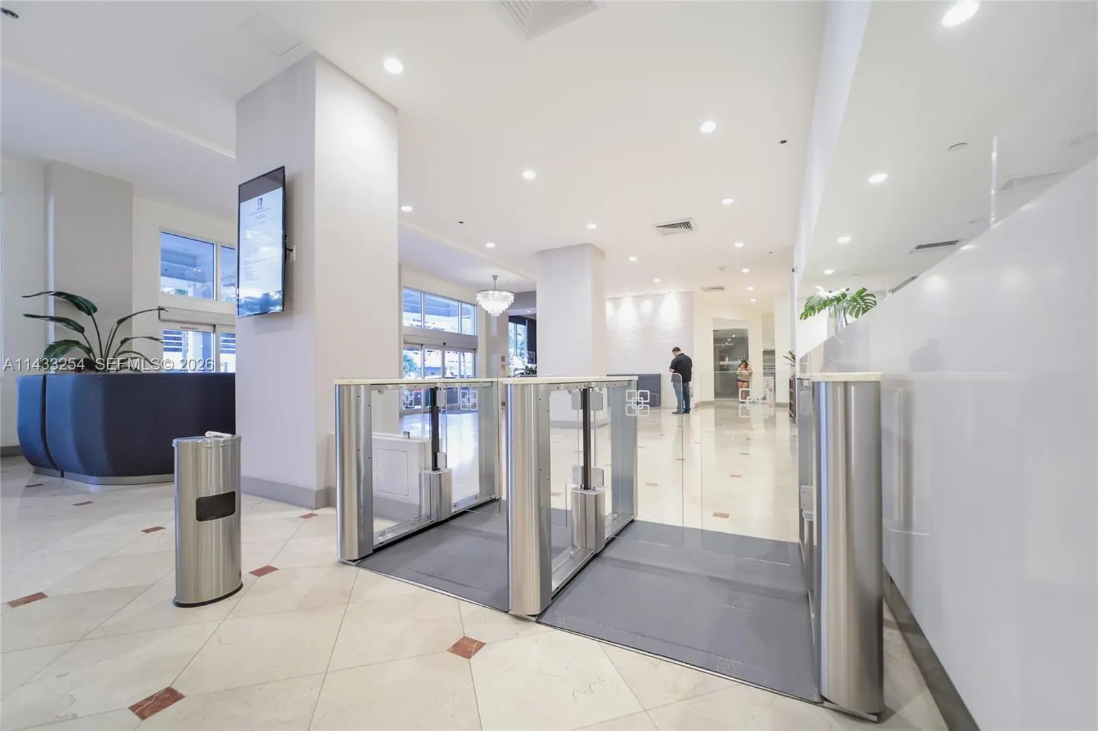 100 Lincoln Road #1039