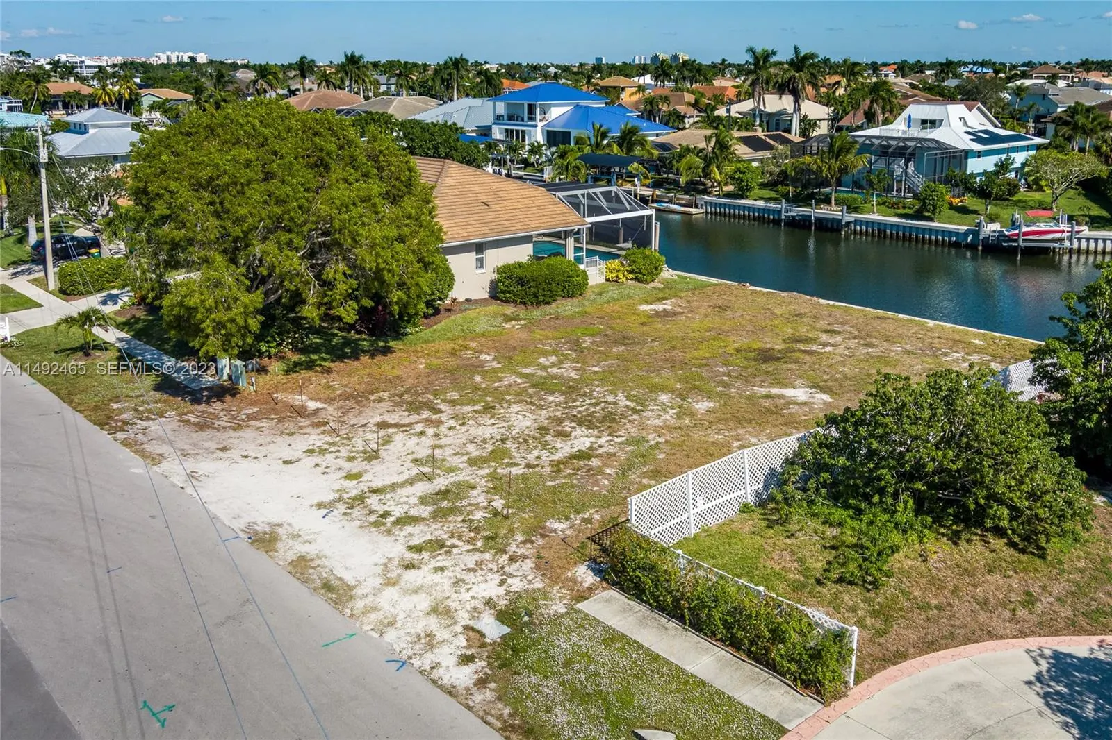 609 Spinnaker Drive